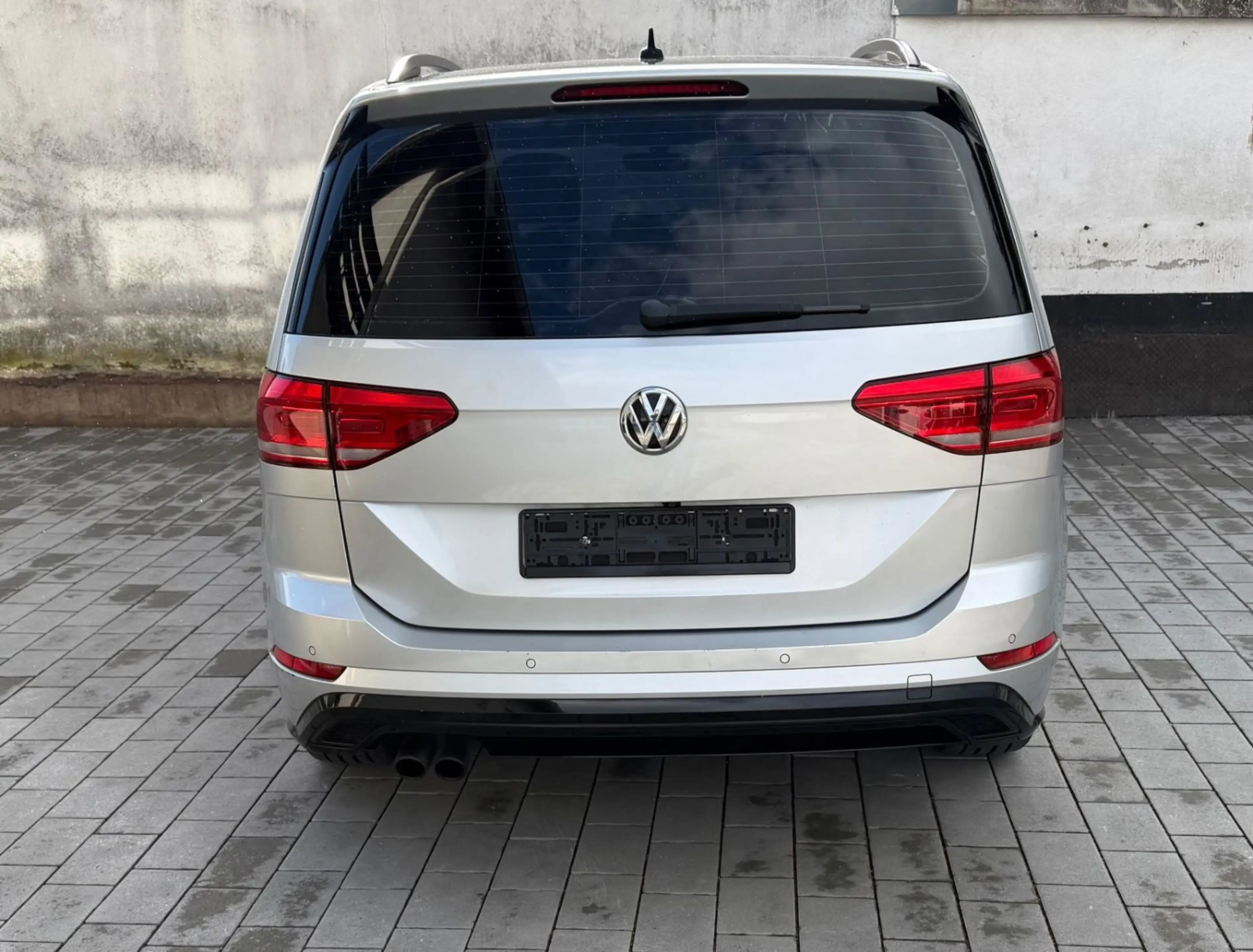 Volkswagen Touran 1.4 TSI DSG R-Line 7Sitze Navi Kamera LED — photo 11