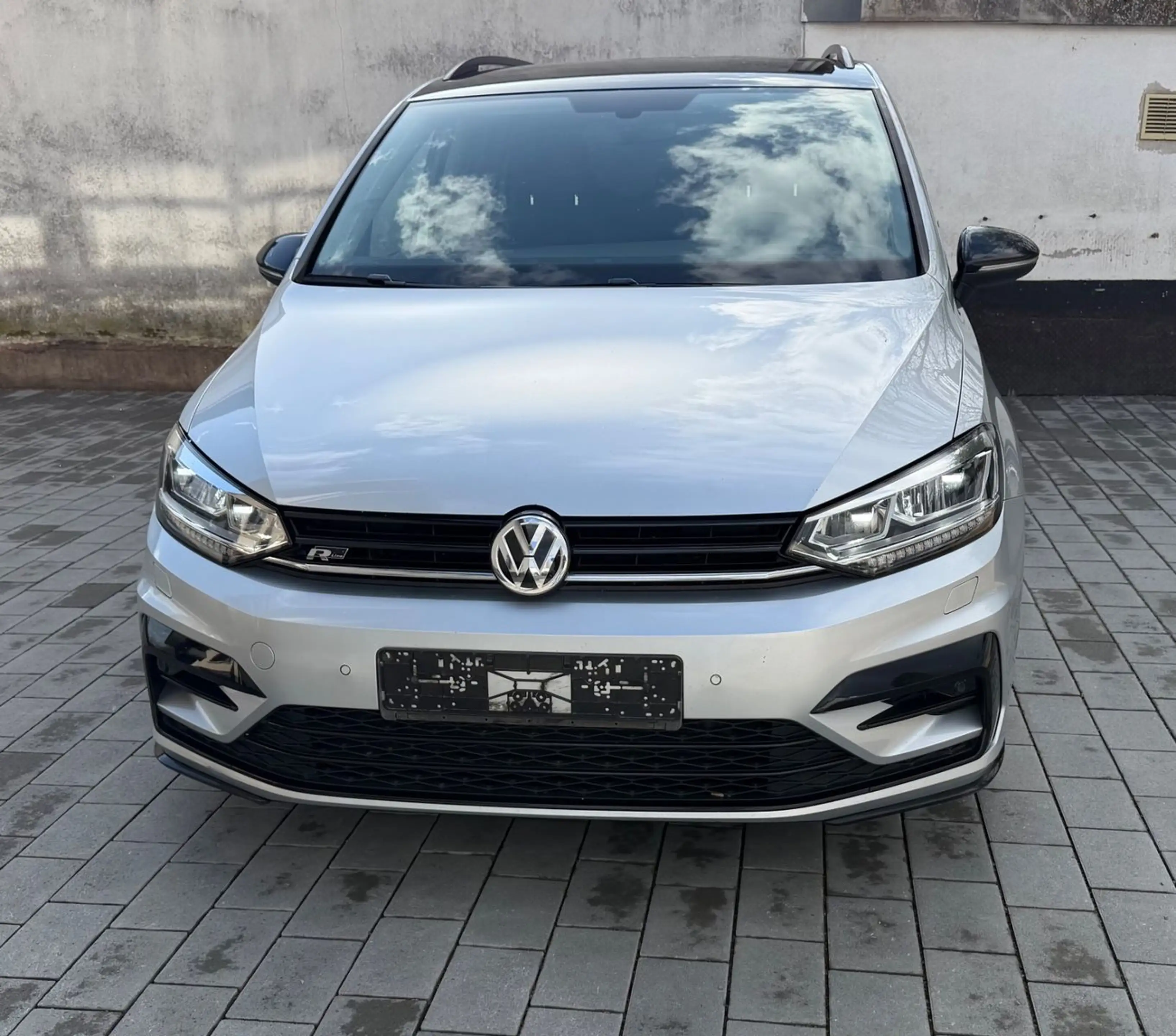 Volkswagen Touran 1.4 TSI DSG R-Line 7Sitze Navi Kamera LED — photo 3