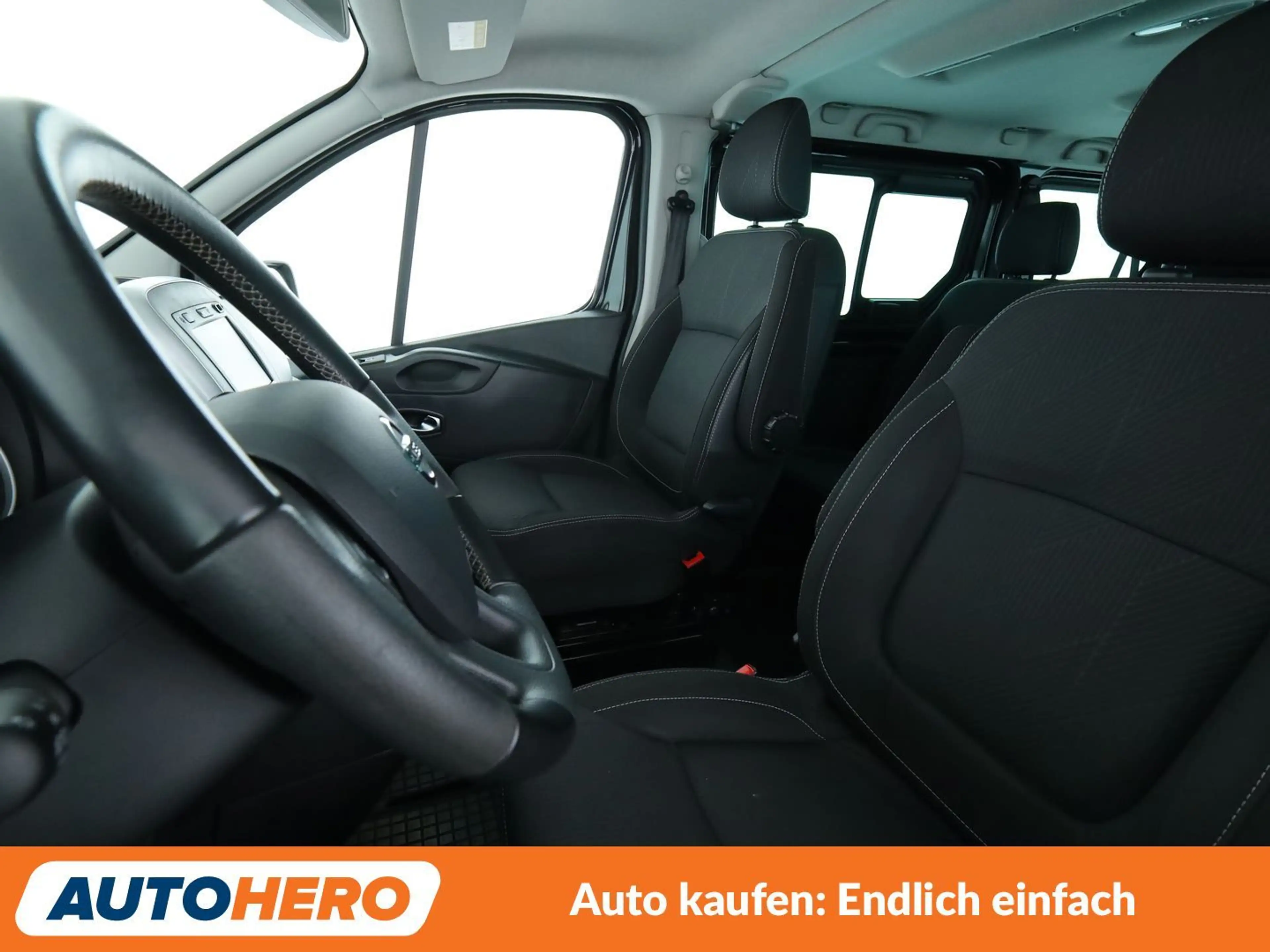 Nissan NV300 2.0 dCi L1H1 2,7t PREMIUM Aut*NAVI*TEMPO*CAM*PDC* — photo 10