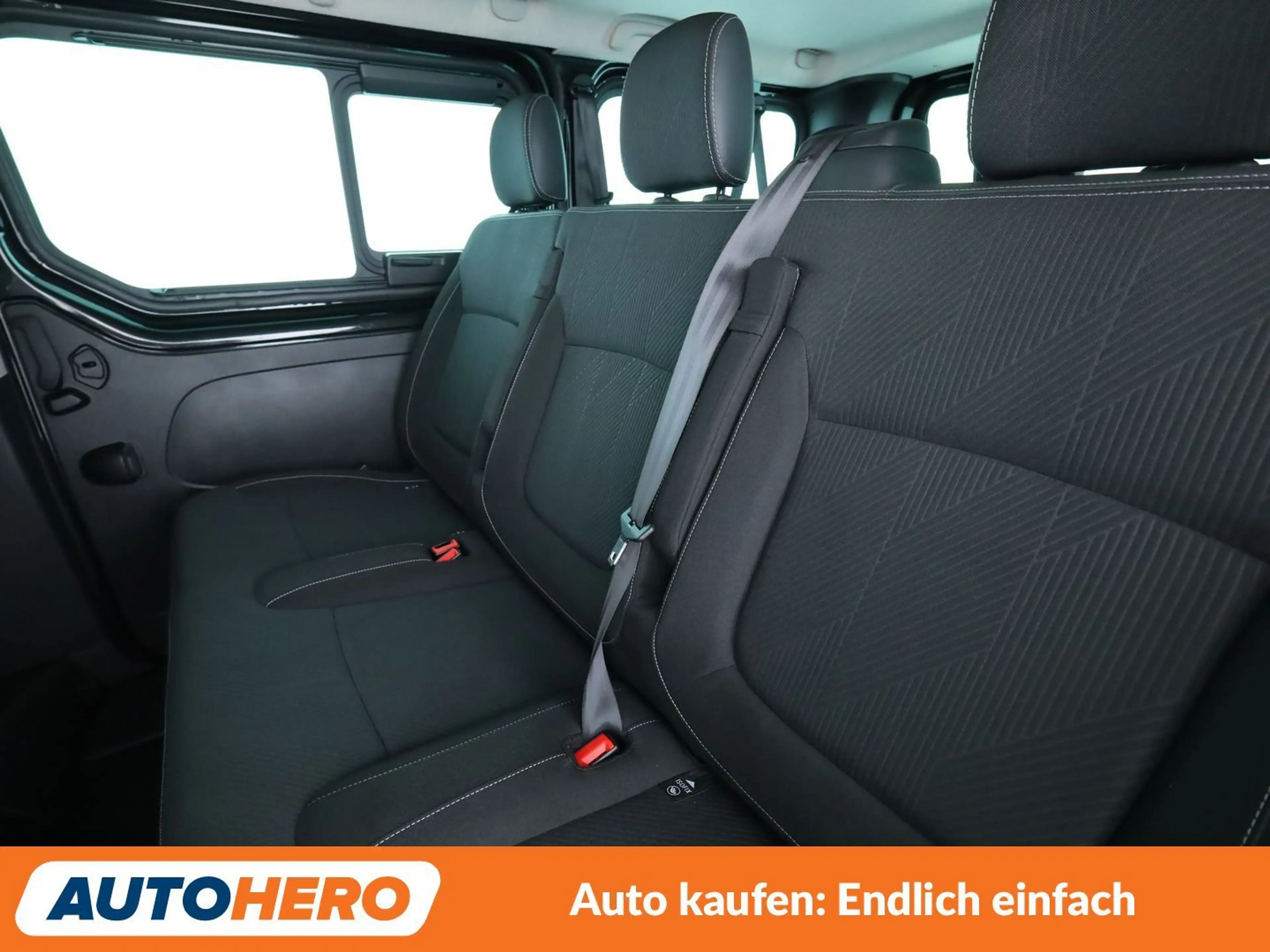 Nissan NV300 2.0 dCi L1H1 2,7t PREMIUM Aut*NAVI*TEMPO*CAM*PDC* — photo 14