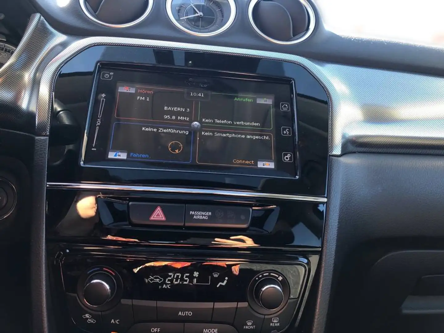 Suzuki Vitara 1.4 Comfort+ AllGrip Hybrid Zwart - 2