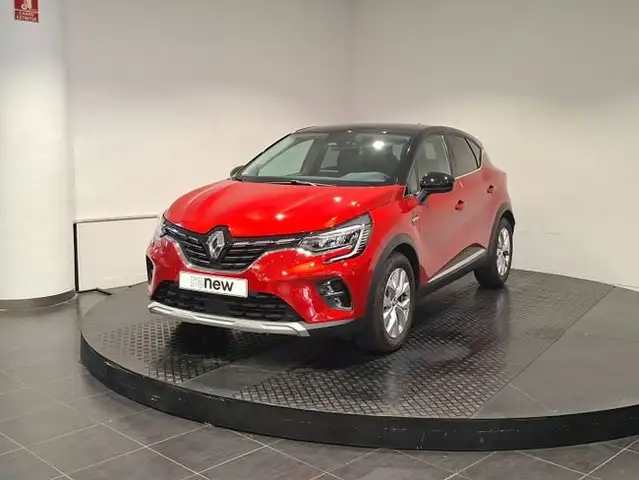 2022 Renault Captur in Red for sale