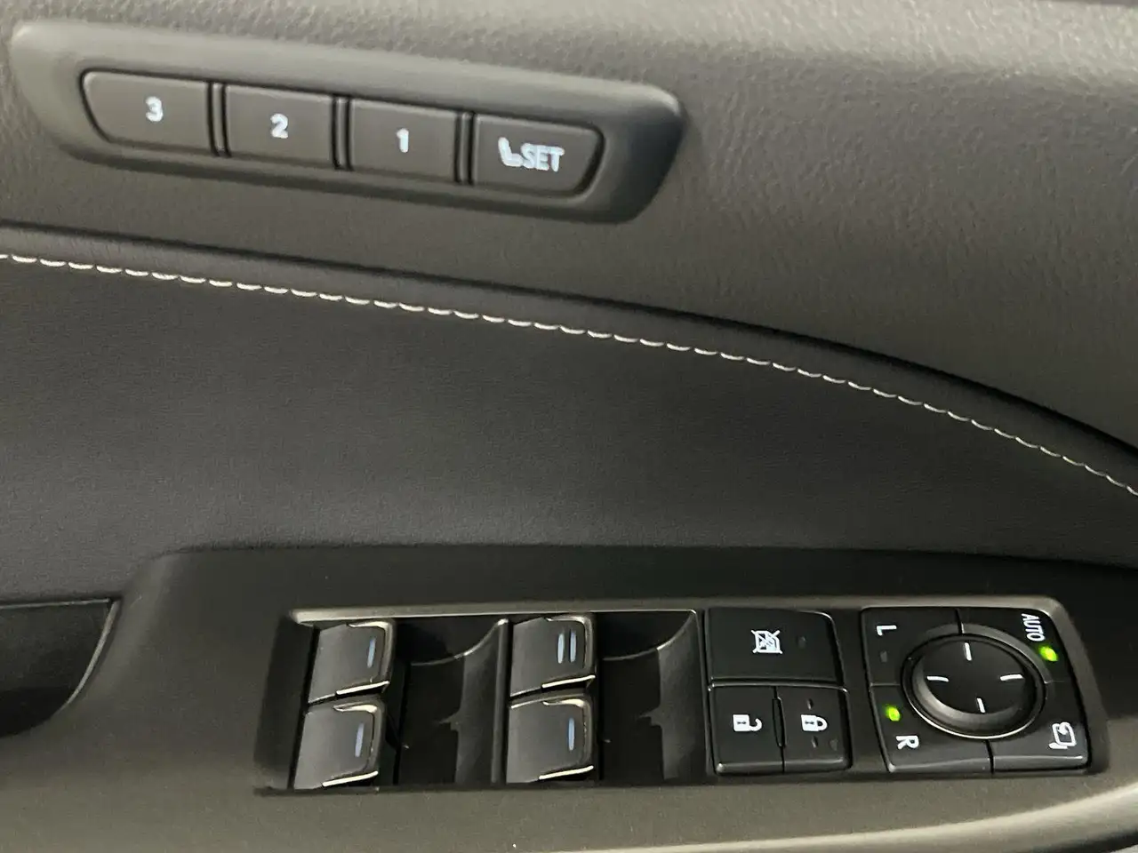 Lexus NX photo Lexus NX