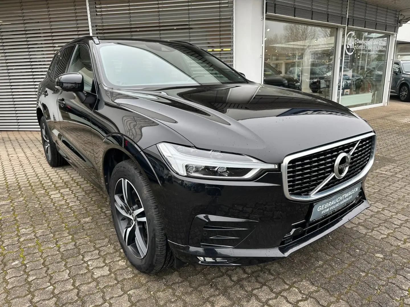 Volvo XC60 B5*R Design*AWD*IntelliSafePro*Standh*Licht Schwarz - 2