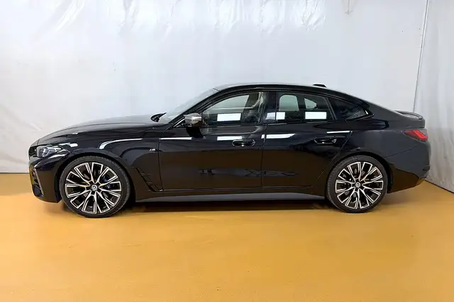 BMW 4 Series view 3