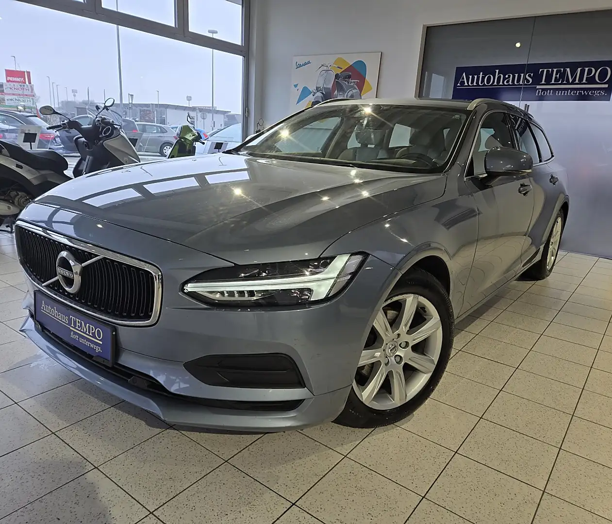 Volvo V90 D4 Momentum --TOLLE AUSSTATTUNG-- Blau - 1