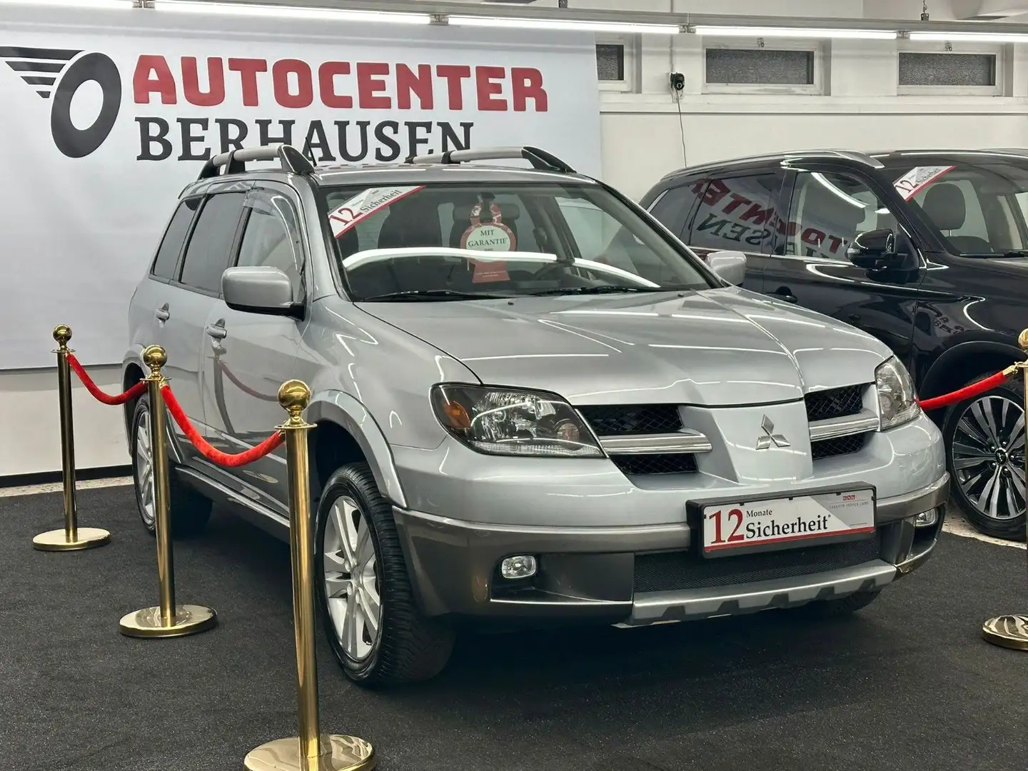 Mitsubishi Outlander 2.4 Sport 4X4*AUTOMATIK*1.HAND* Срібний - 2