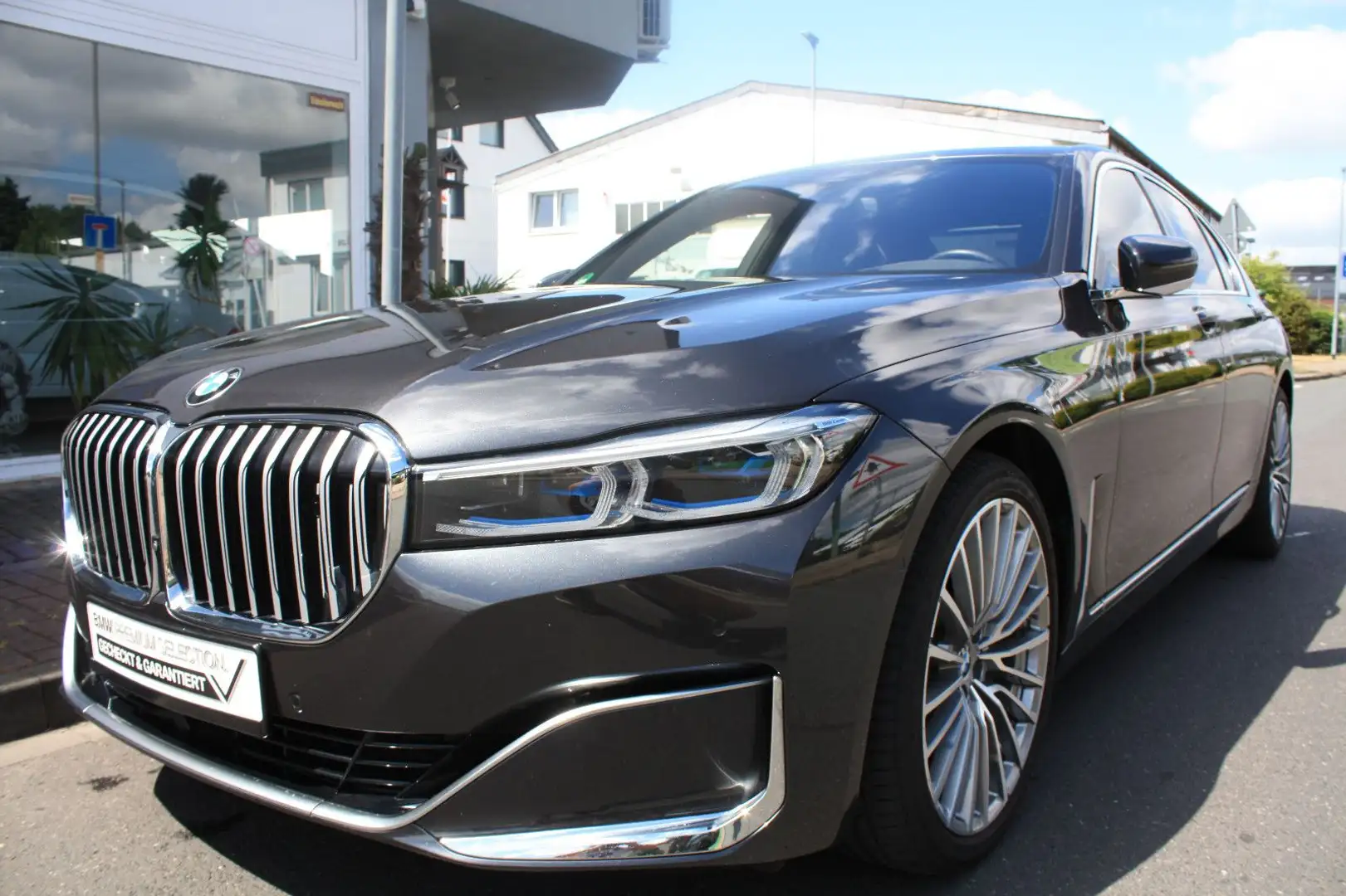 BMW 740 Baureihe 7 Lim 740 d xDrive UVP: 130.689,99€ Grau - 1