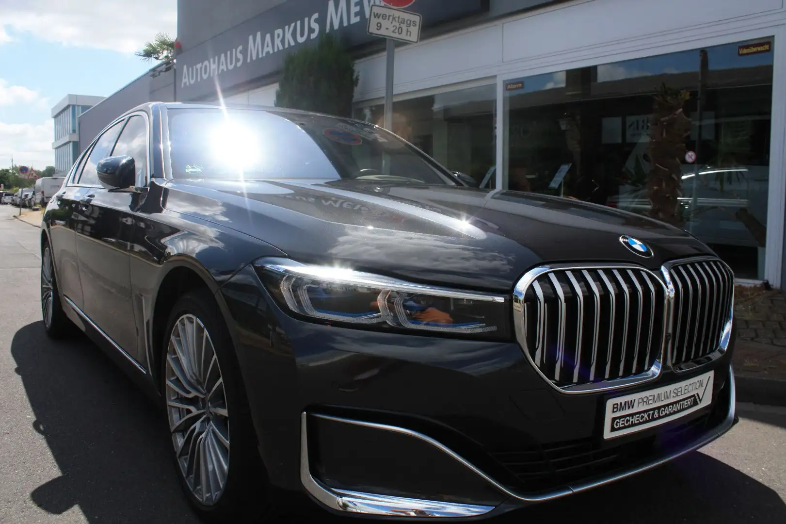 BMW 740 Baureihe 7 Lim 740 d xDrive UVP: 130.689,99€ Grau - 2