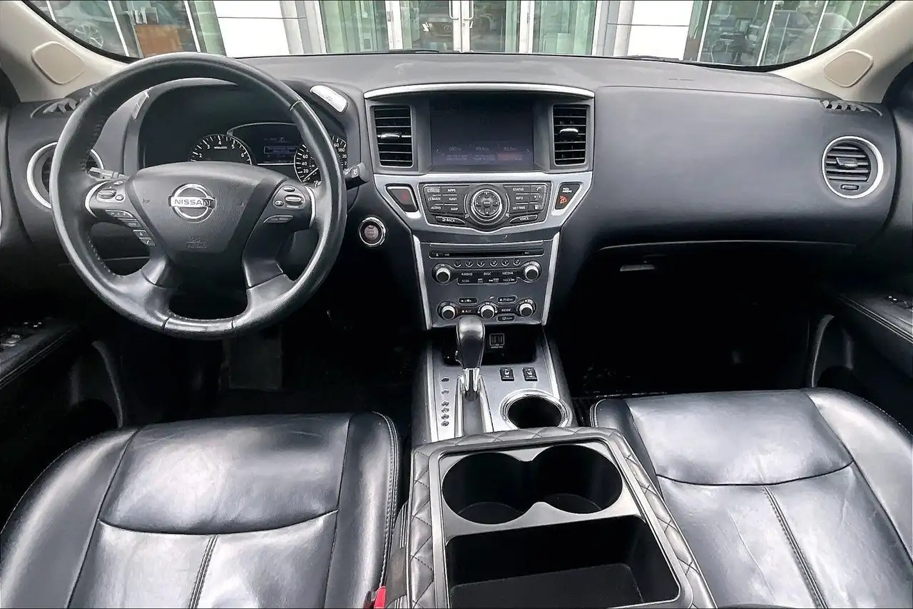 Nissan Pathfinder photo Nissan Pathfinder