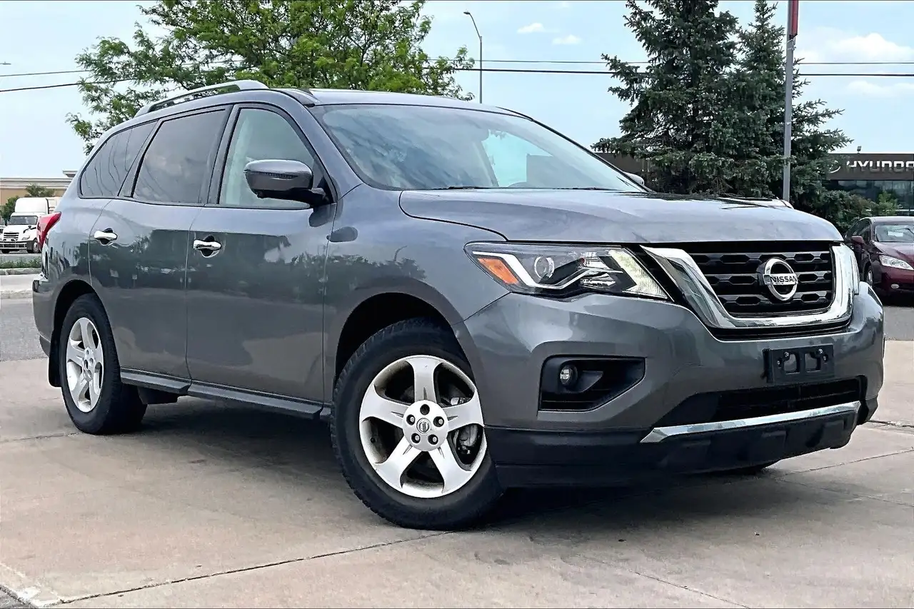 Nissan Pathfinder photo Nissan Pathfinder