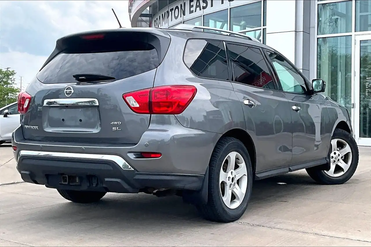 Nissan Pathfinder photo Nissan Pathfinder