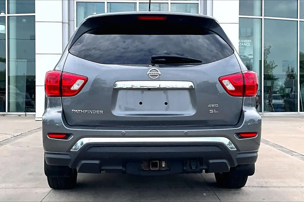 Nissan Pathfinder photo Nissan Pathfinder