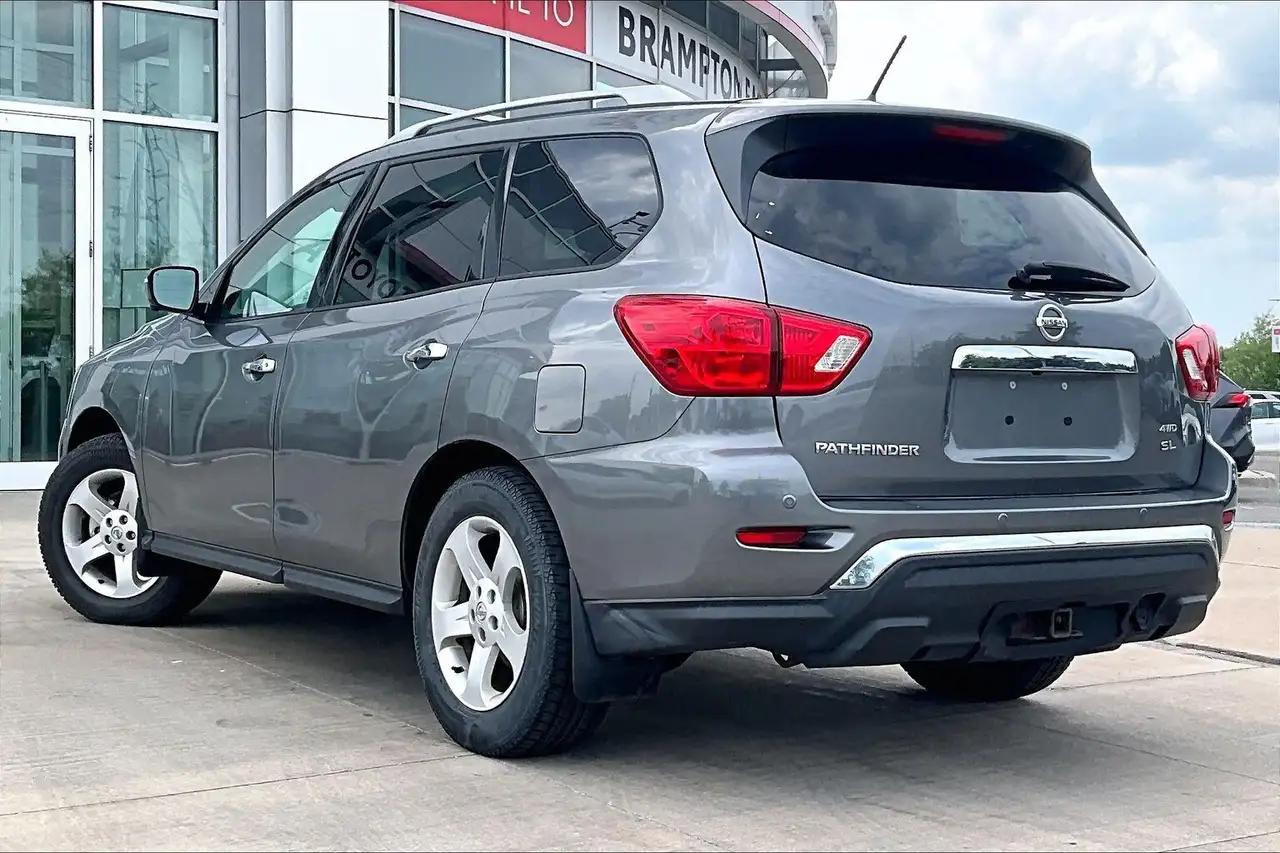 Nissan Pathfinder photo Nissan Pathfinder