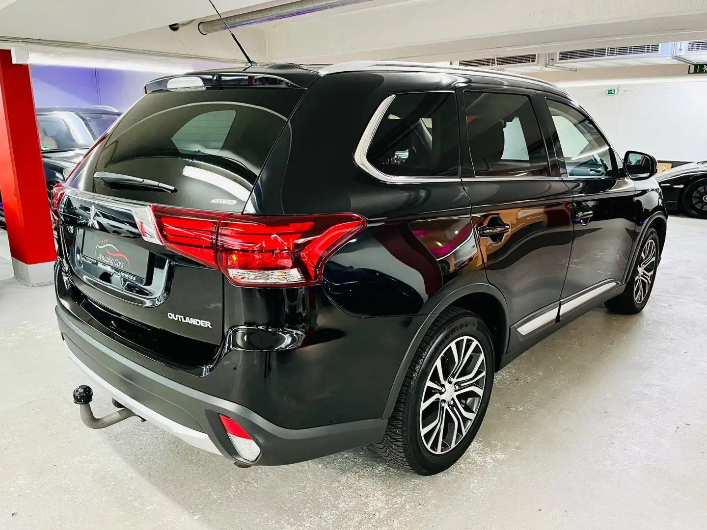 Mitsubishi Outlander 2.2 DI-D Plus 4WD Automatik 7-Sitzer Schwarz - 2