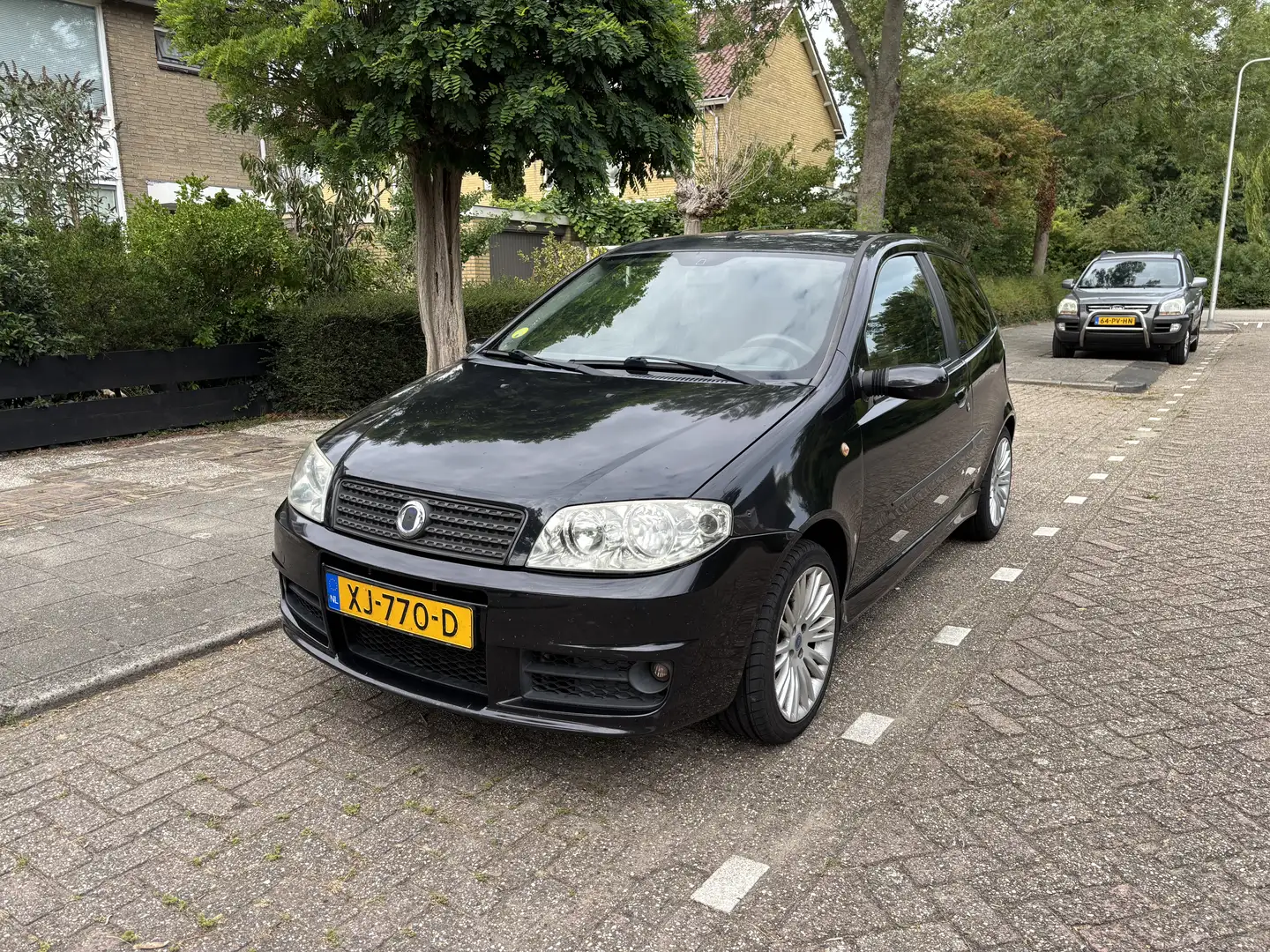 Fiat Punto 1.4-16V Dynamic Zwart - 1