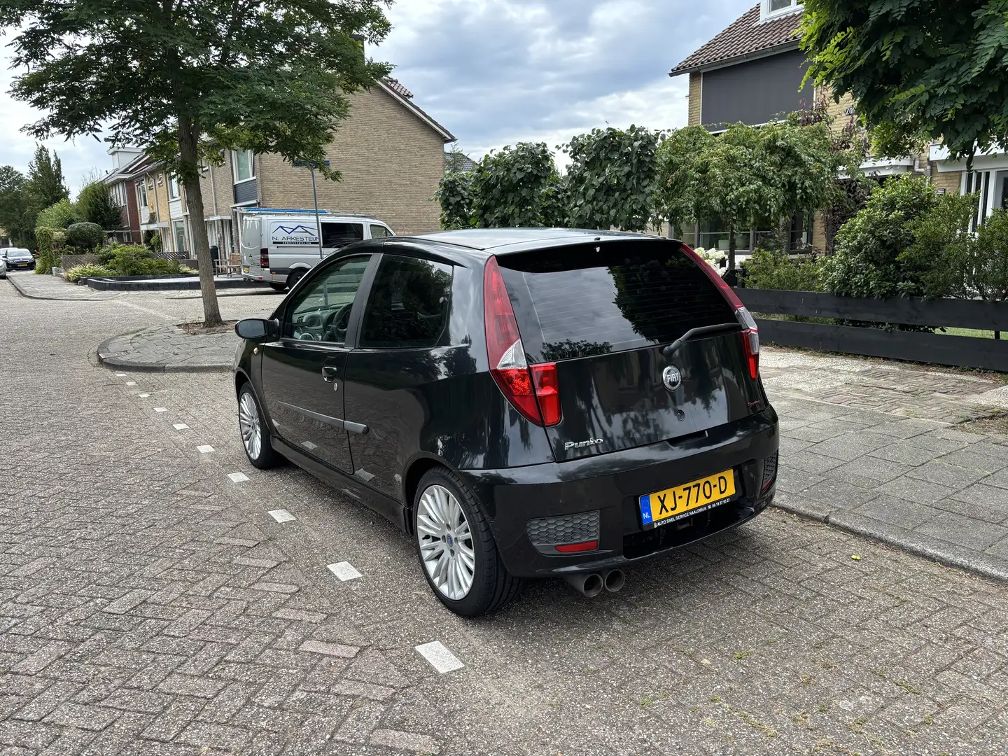 Fiat Punto 1.4-16V Dynamic Zwart - 2