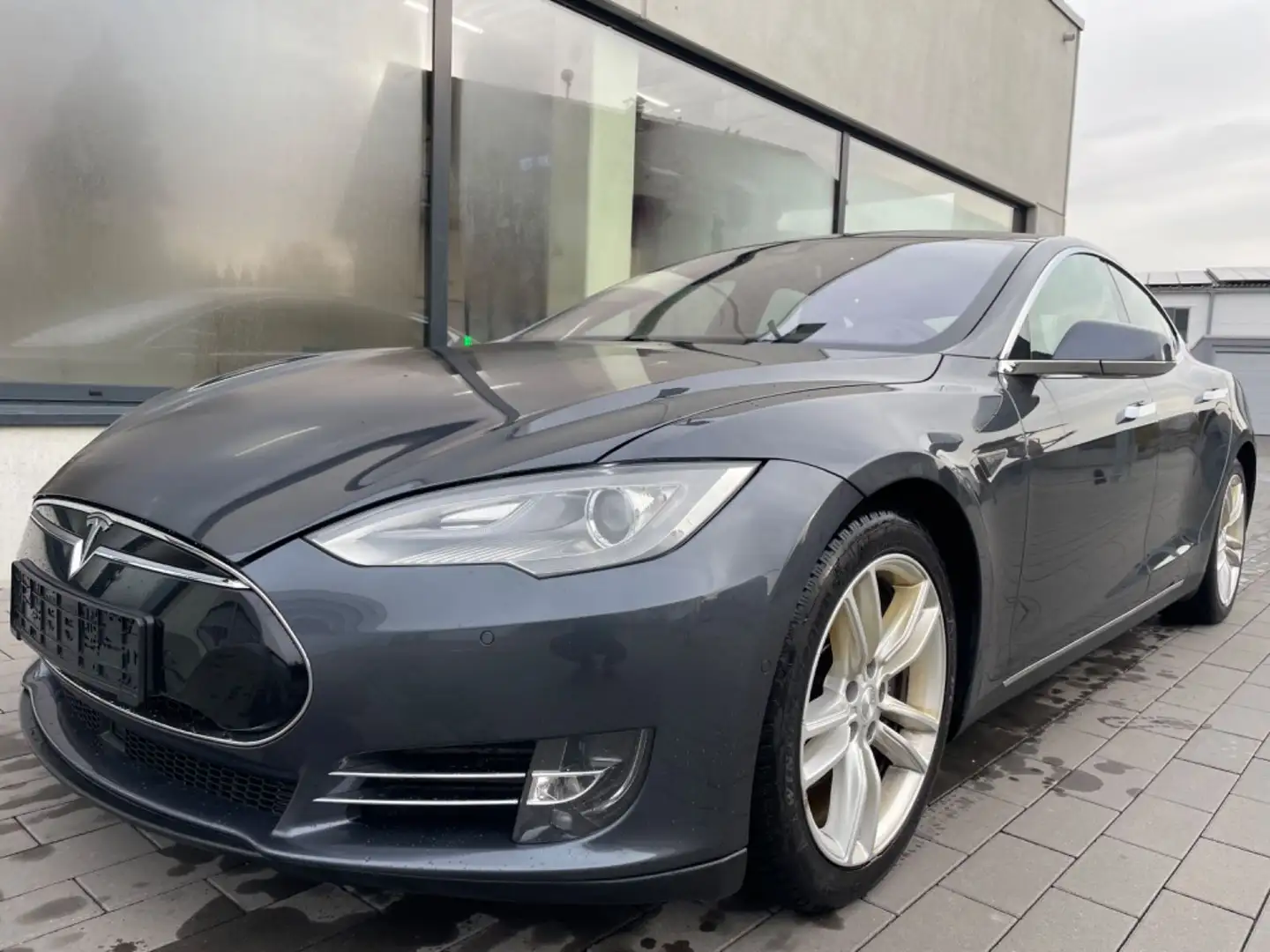 Tesla Model S FREE CHARGING 421 PS Allrad Schwarz - 1