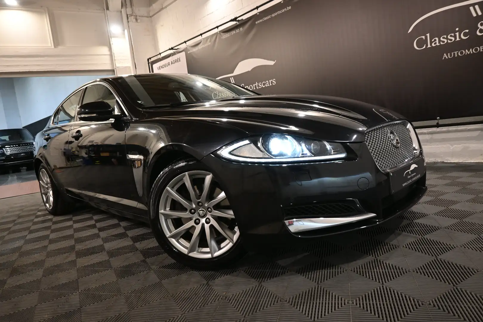 Jaguar XF XF 2.2 D EURO 5 / FACELIFT / CUIR / GPS NAVI Zwart - 2