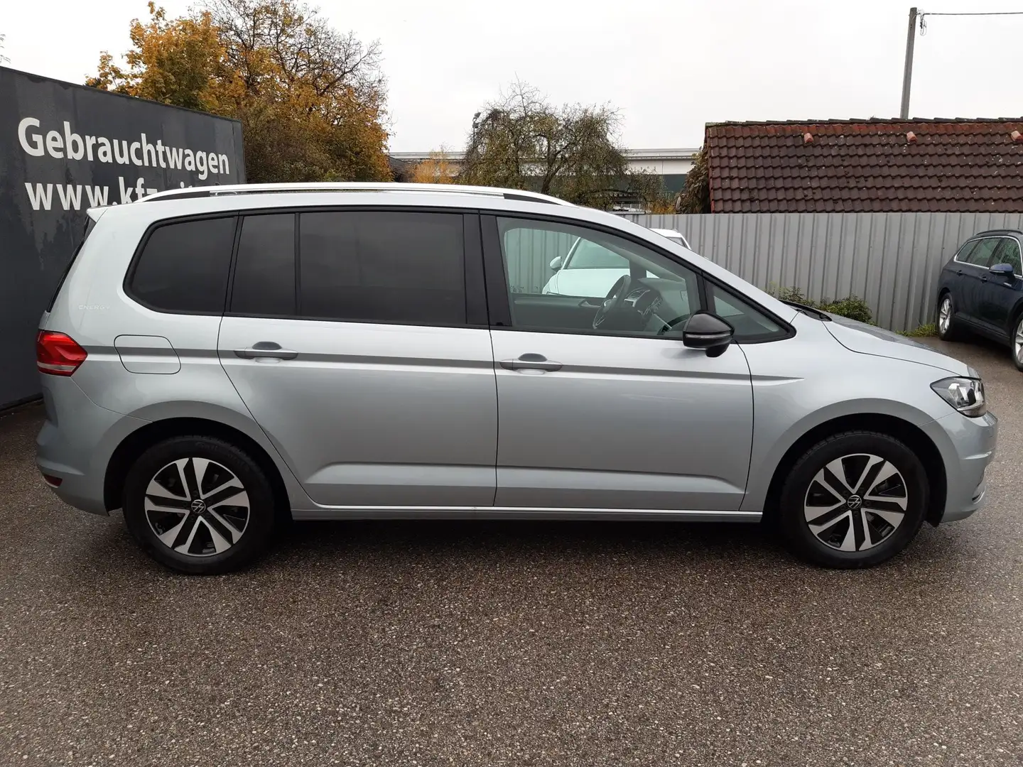 Volkswagen Touran 1,5 TSI Energy | NP € 50.900 Silber - 2