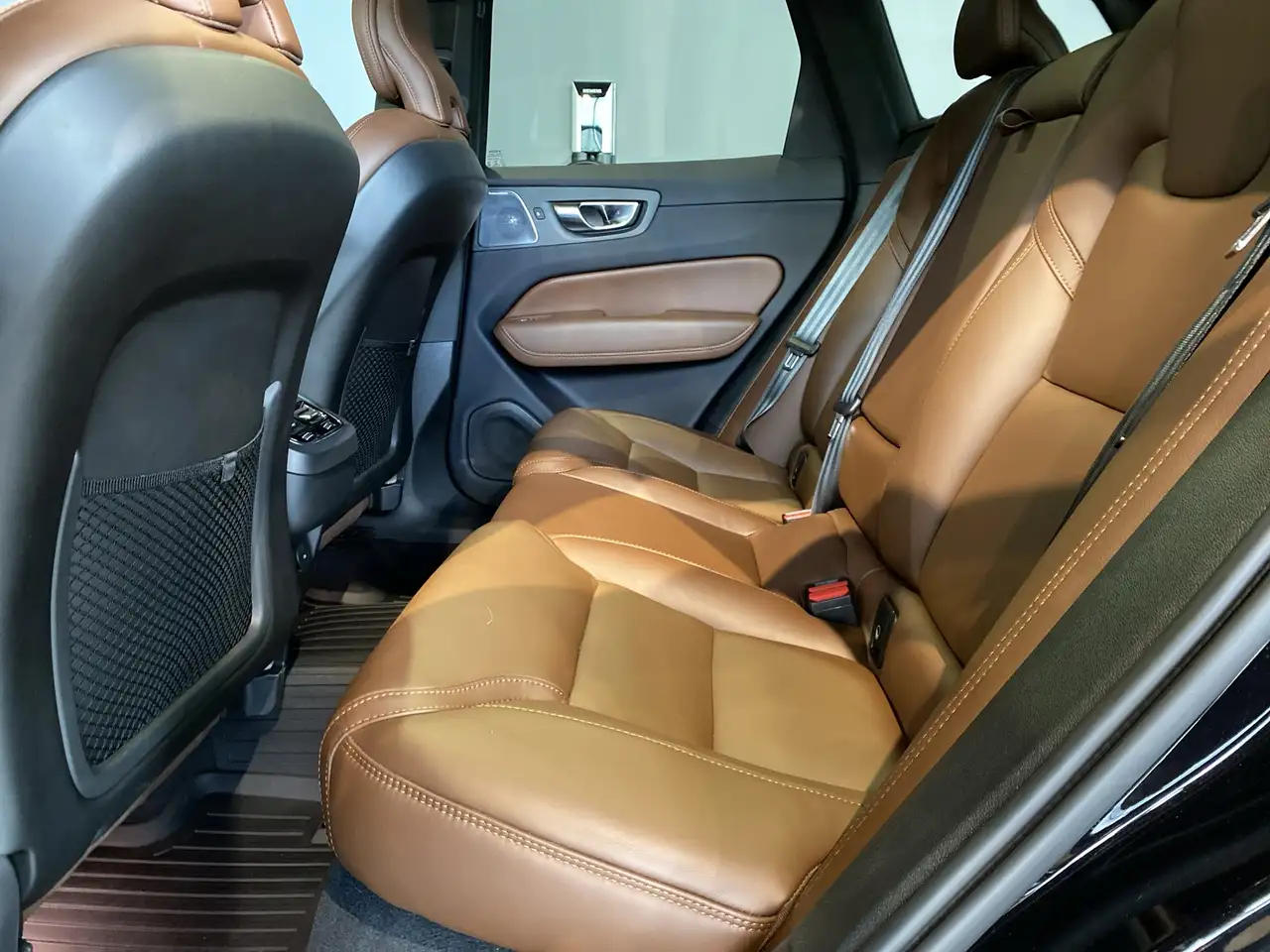 Volvo XC60 снимка Volvo XC60