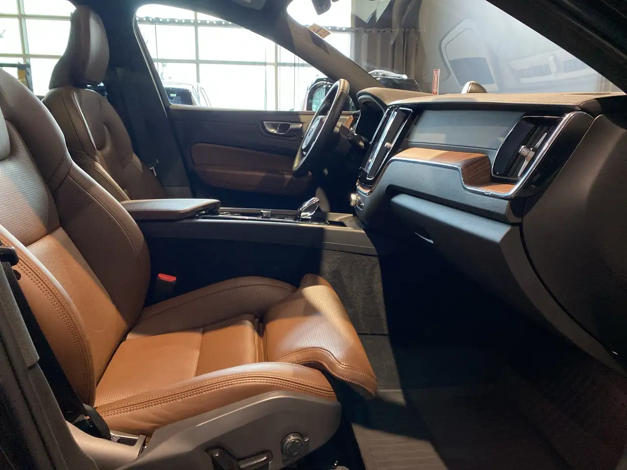 Volvo XC60 снимка Volvo XC60