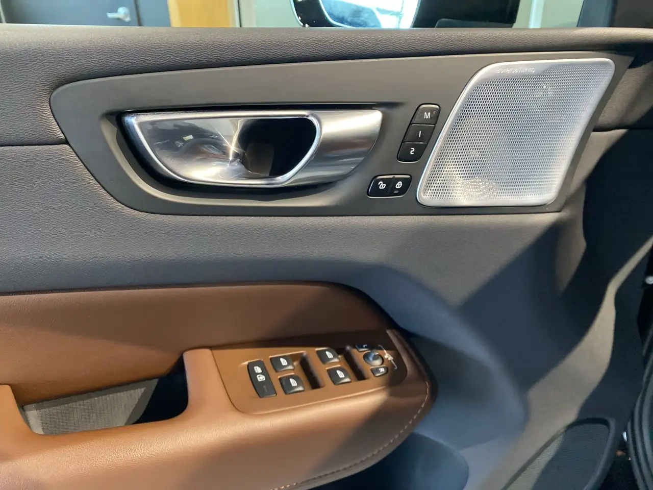Volvo XC60 снимка Volvo XC60