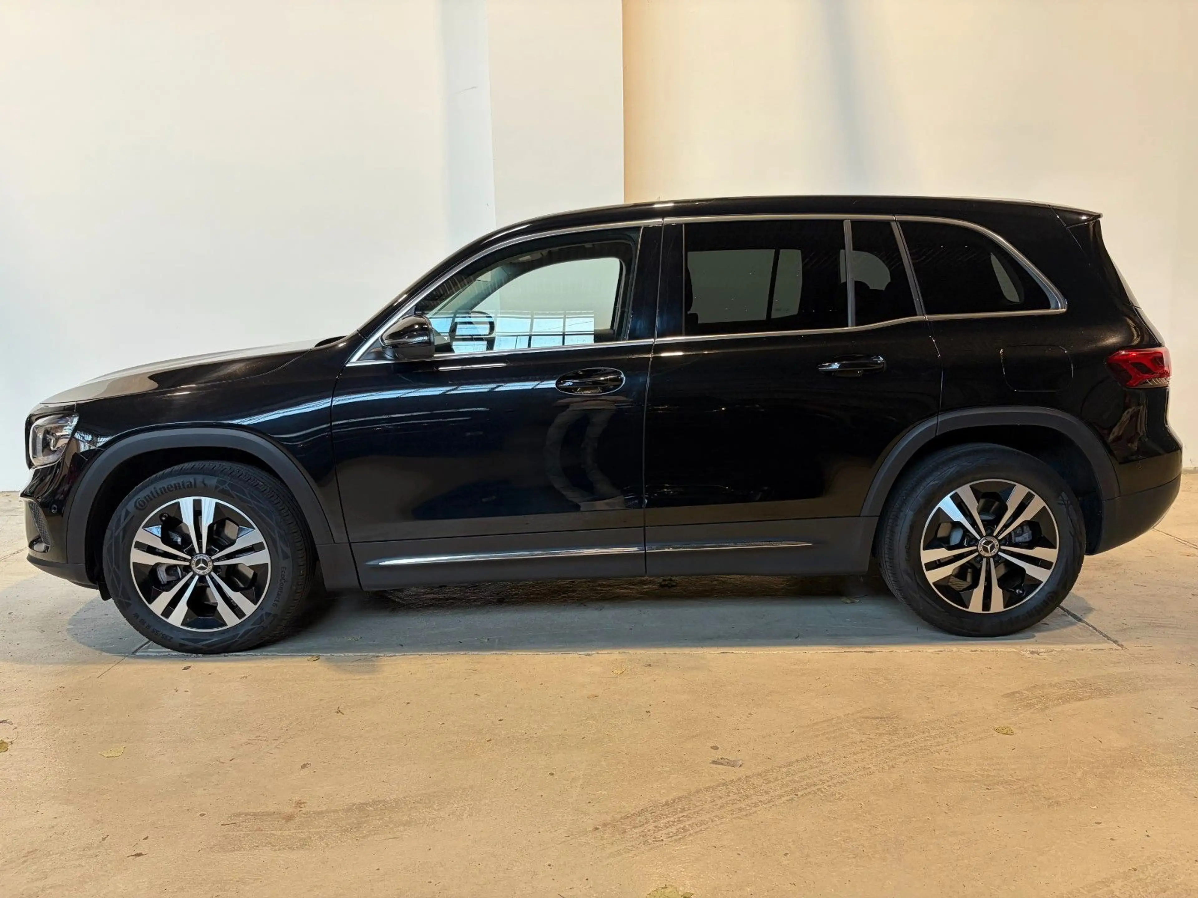 Mercedes-Benz GLB 250 4Matic 2.0 *360°, Anhängerkupplung* — photo 5