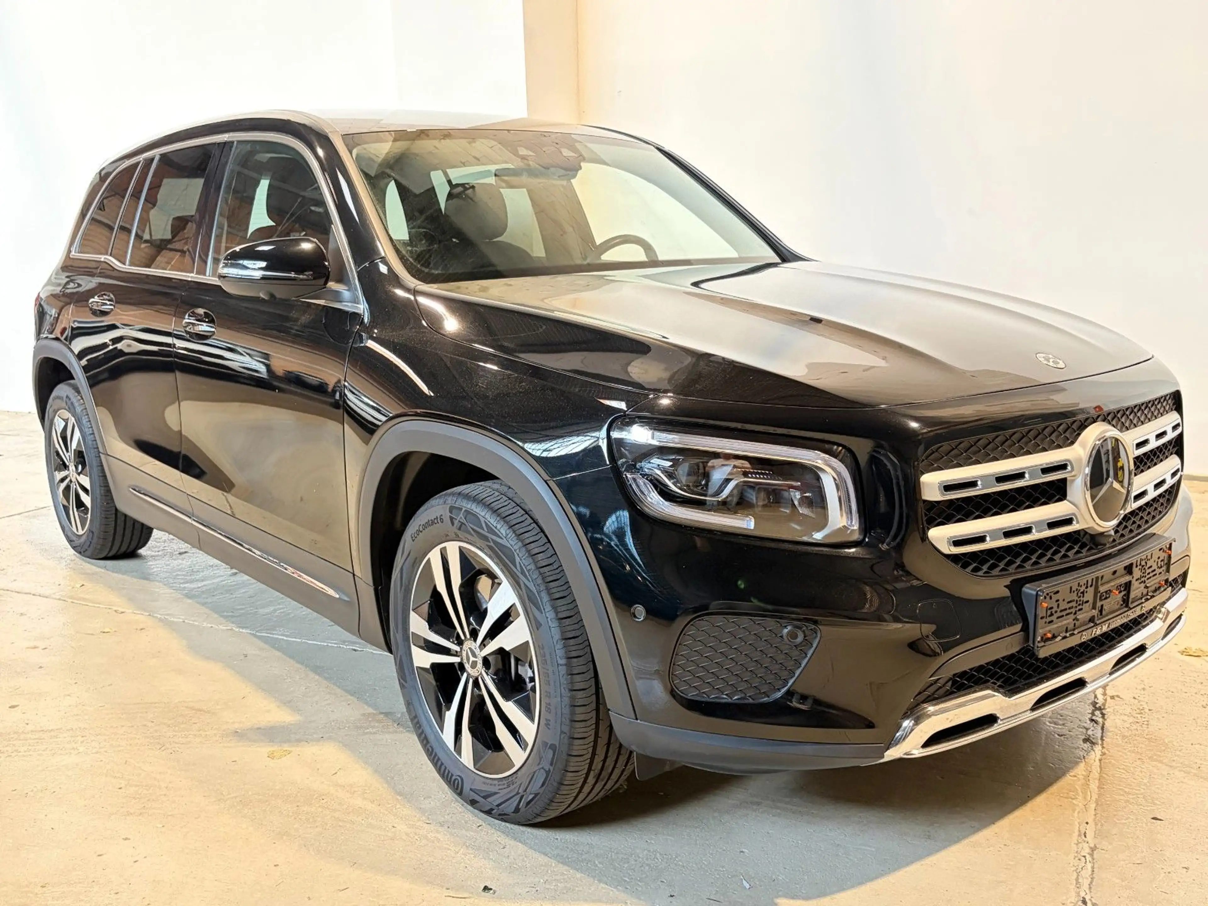 Mercedes-Benz GLB 250 4Matic 2.0 *360°, Anhängerkupplung* — photo 2