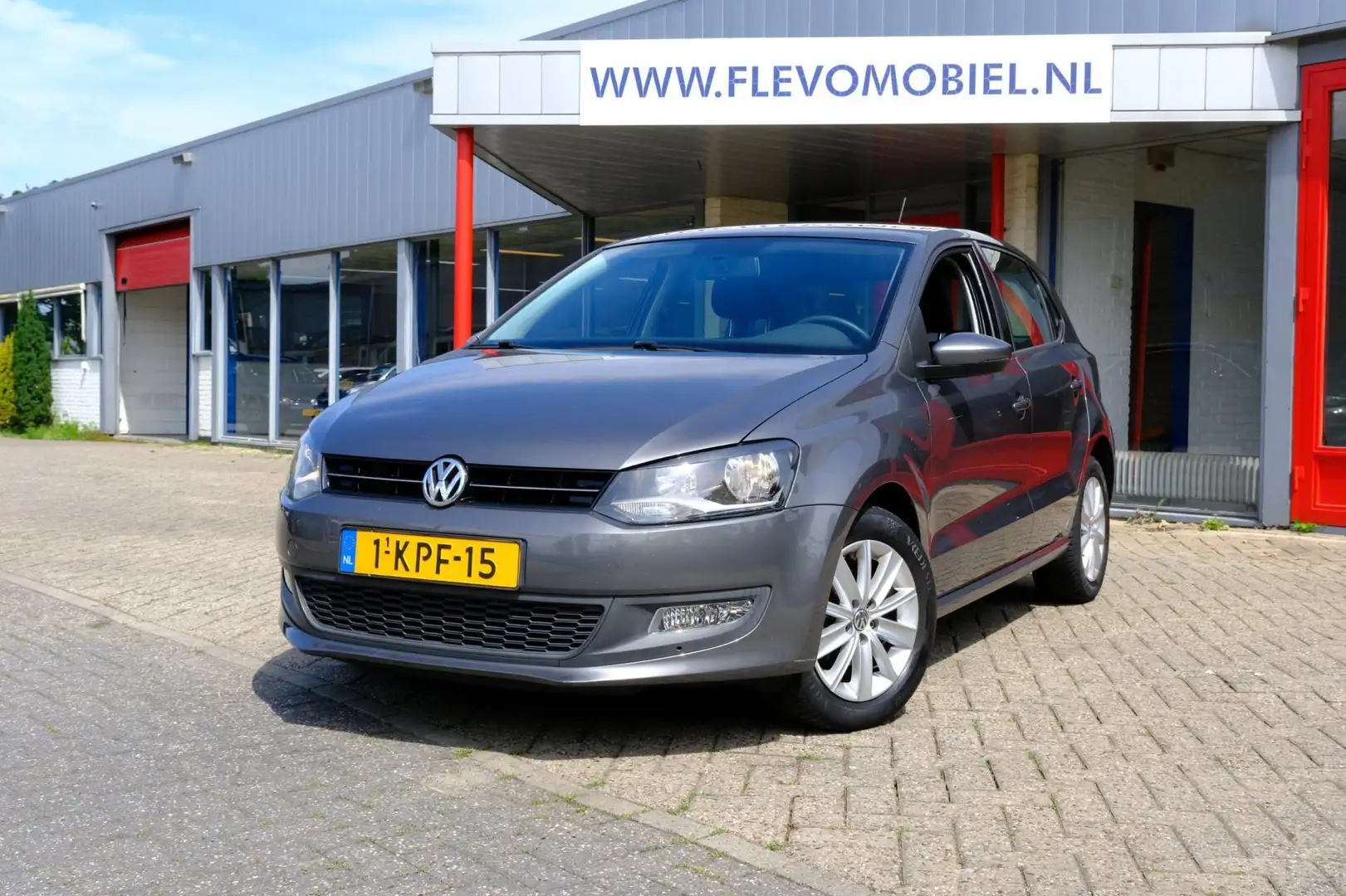 Volkswagen Polo 1.2 TSI Comfortline Aut. Airco|Navi via Android|LM Grijs - 1