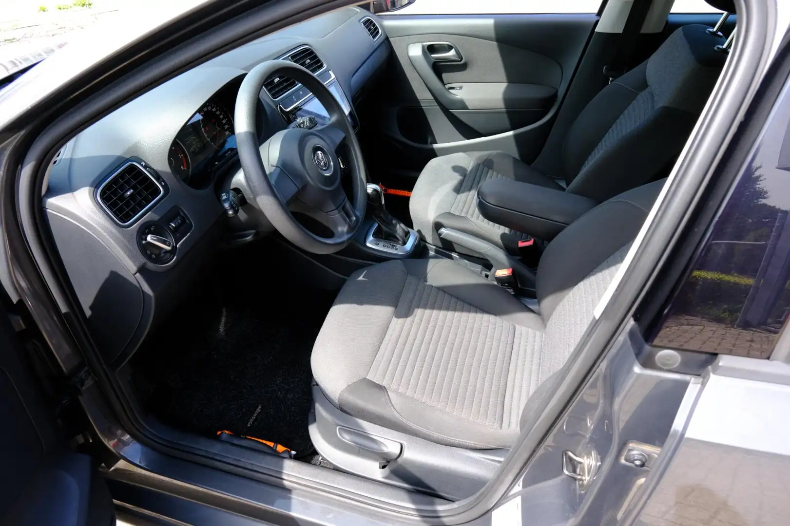 Volkswagen Polo 1.2 TSI Comfortline Aut. Airco|Navi via Android|LM Grijs - 2