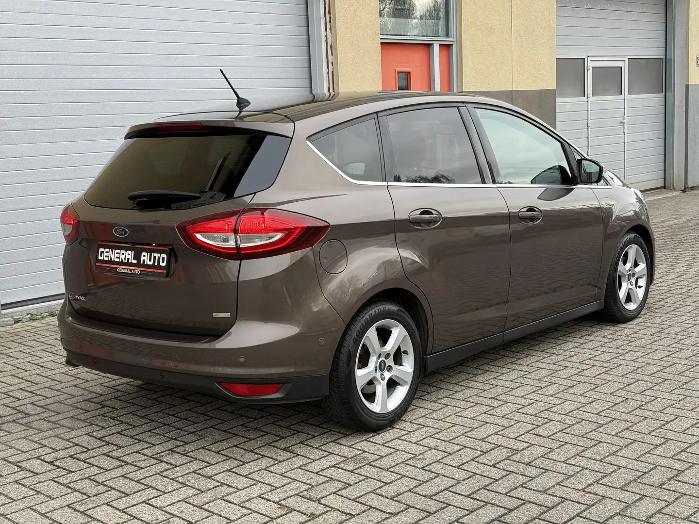 Ford C-Max 1.0 Titanium, Navi, Camera, Nieuwe Distributieriem Brown - 2