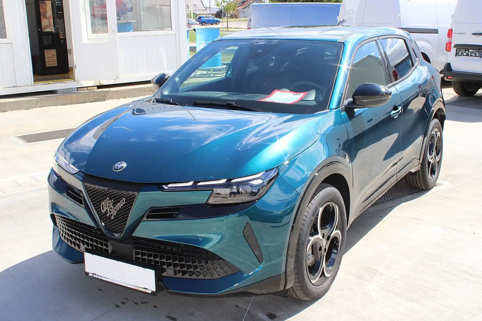 Alfa Romeo Junior Ibrida  1.2 MHEV e-DCT6 Grün - 1