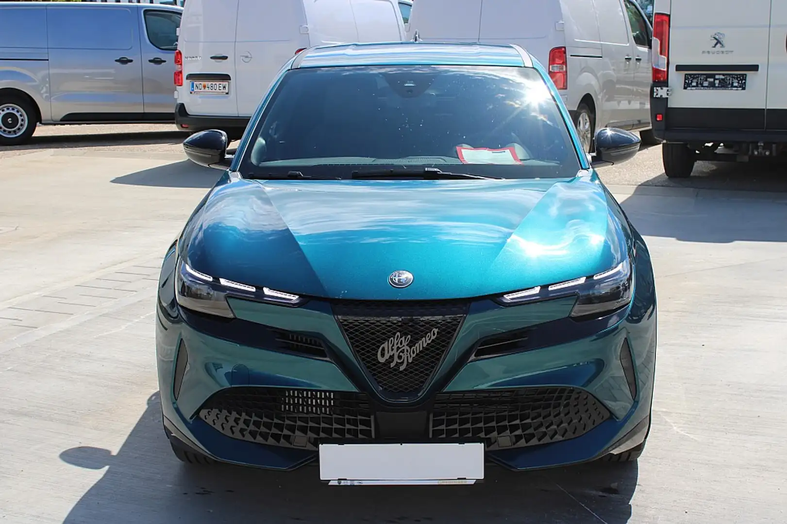 Alfa Romeo Junior Ibrida  1.2 MHEV e-DCT6 Grün - 2