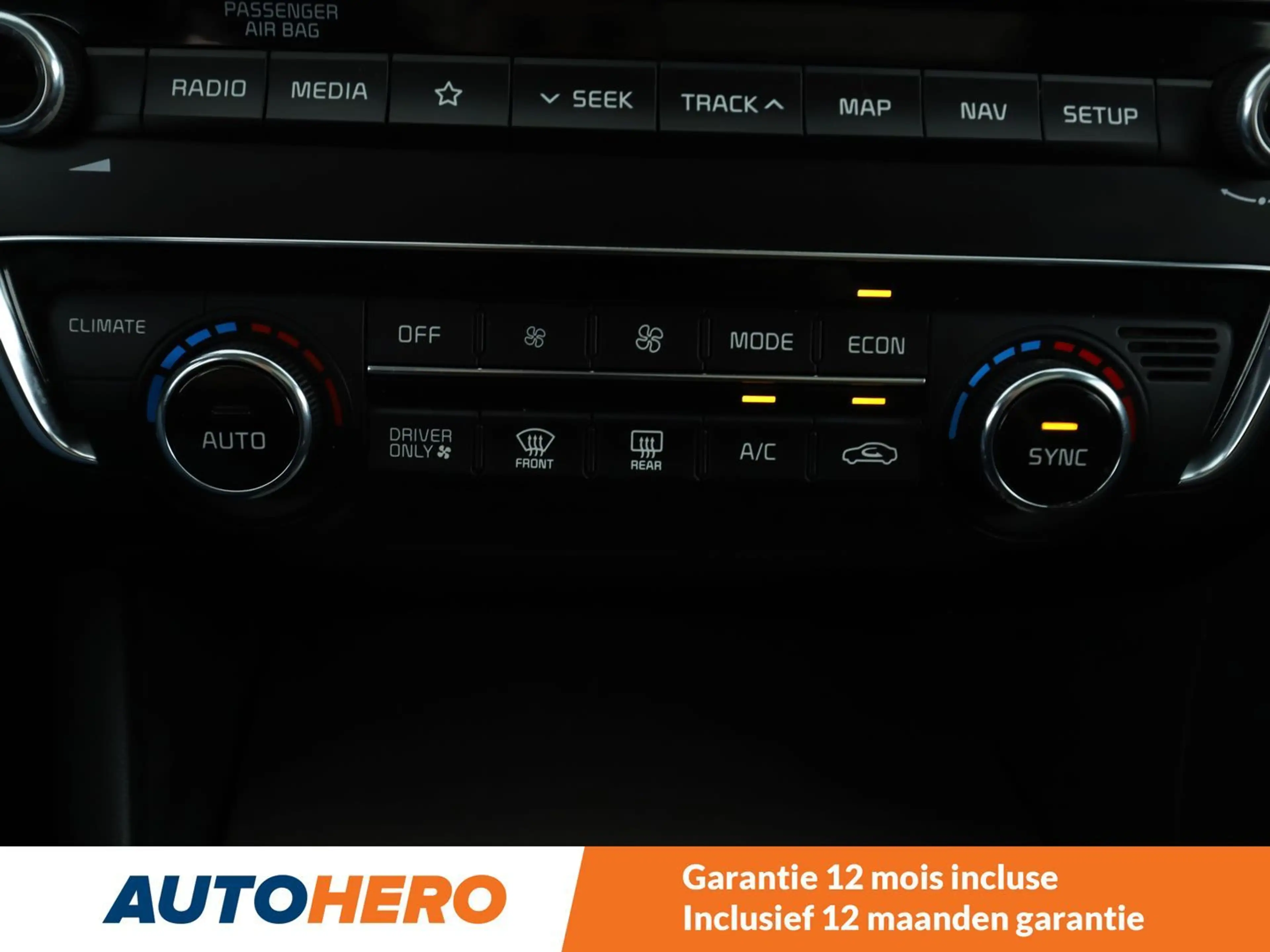 Kia Optima 2.0 Hybrid Spirit — photo 12