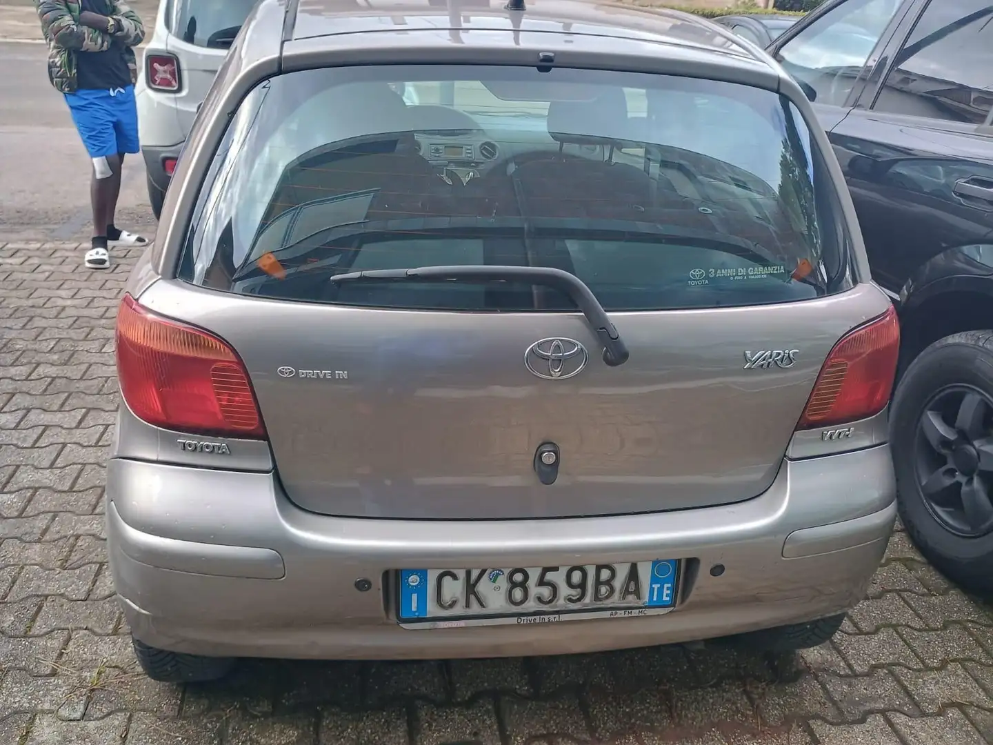 Toyota Yaris 5p 1.0 Sol Bronzo - 2