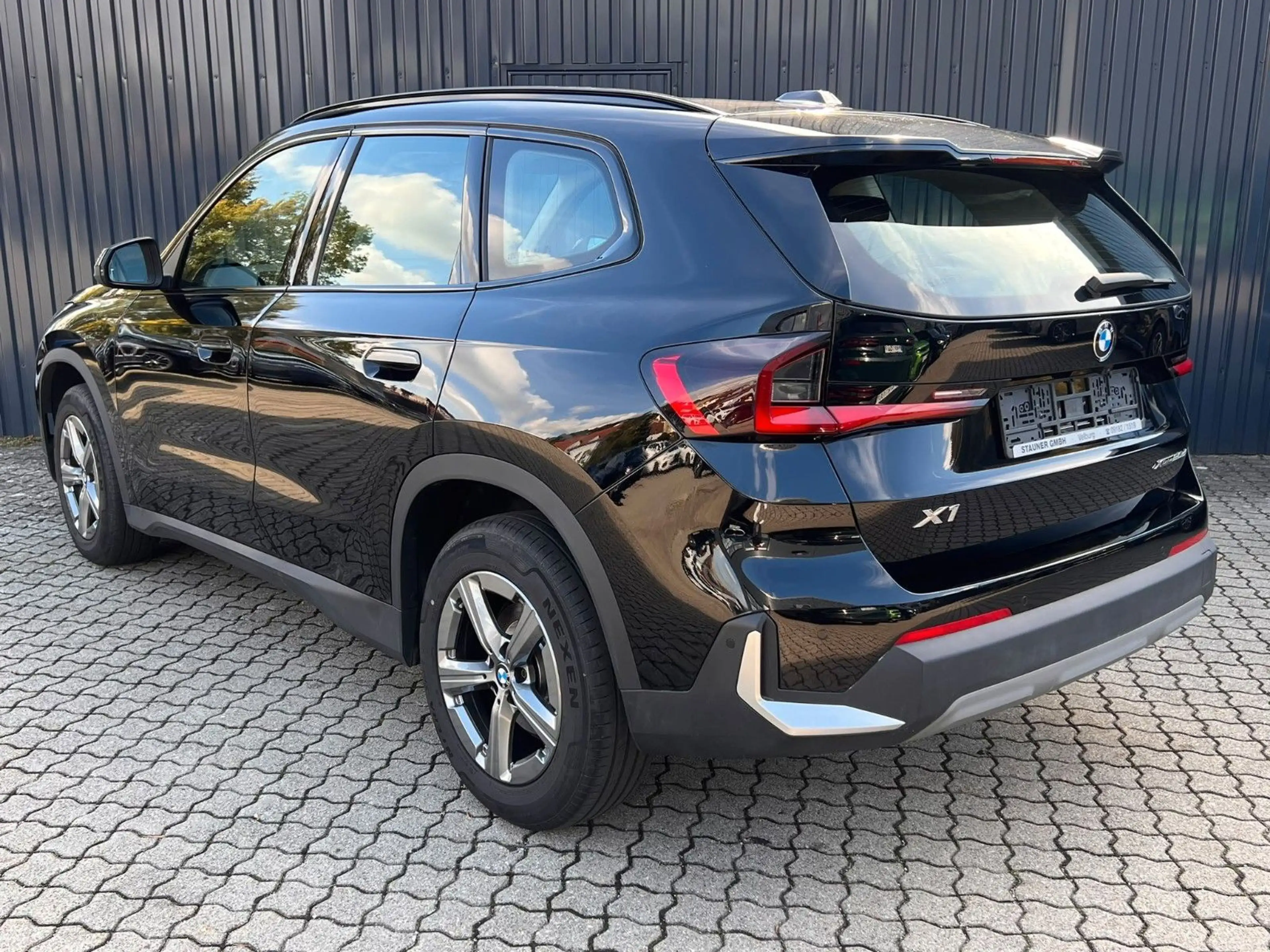 BMW X1 xDrive 20D /AHK/Komfortzug/AdapLED/Kamera — photo 9