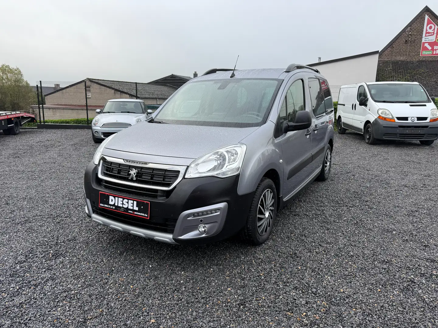 Peugeot Partner 1600CC HDI 99CV TEPEE ANNEE 2018 GPS CLIM GARANTIE Gris - 1