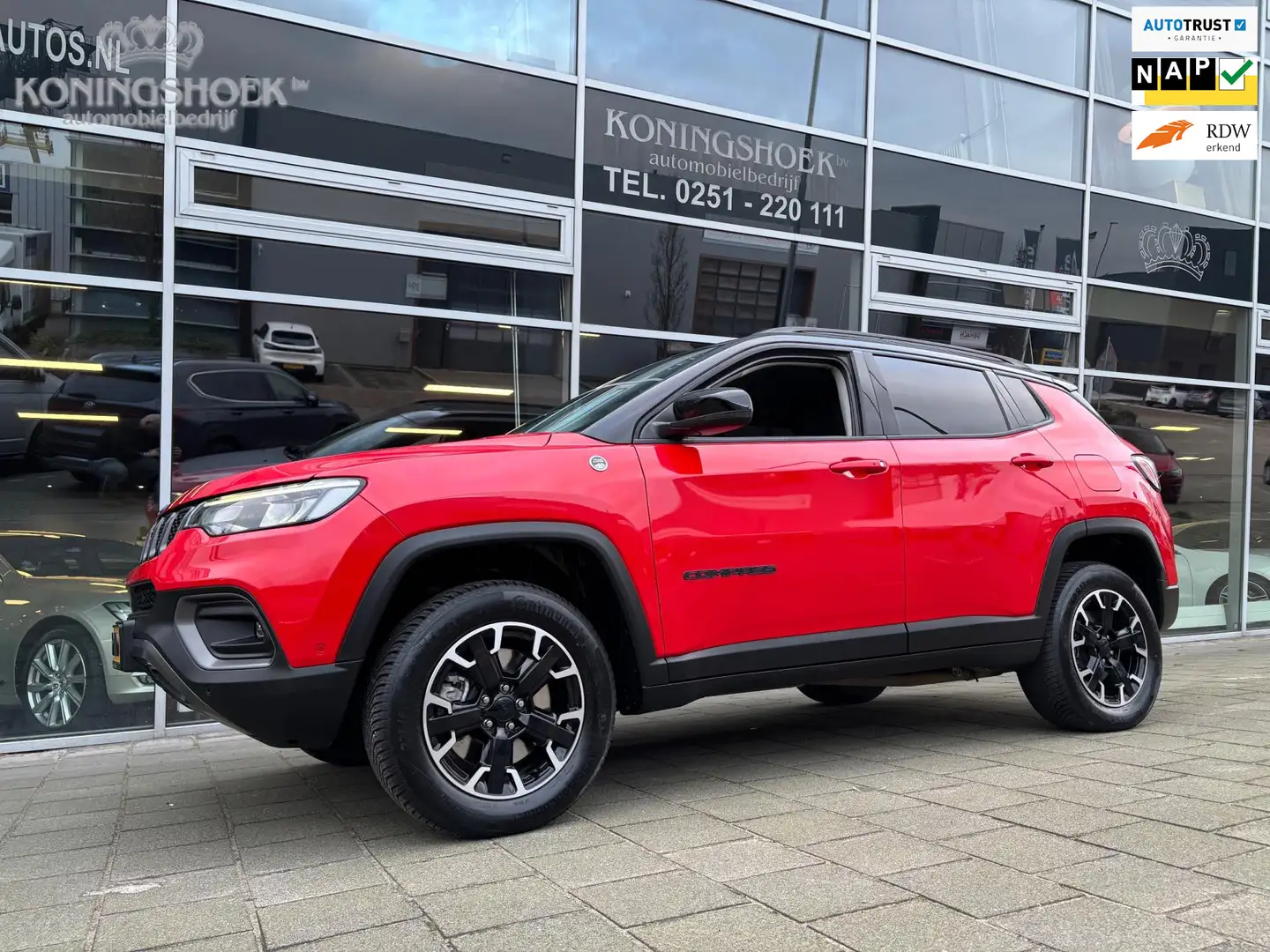 Jeep Compass 4xe 240 Plug-in Hybrid Electric Trailhawk Rood - 1