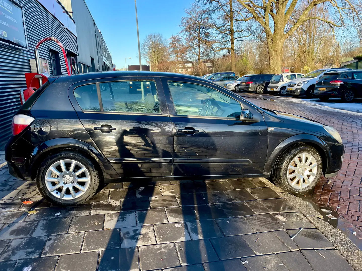 Opel Astra 1.6 Edition Zwart - 1