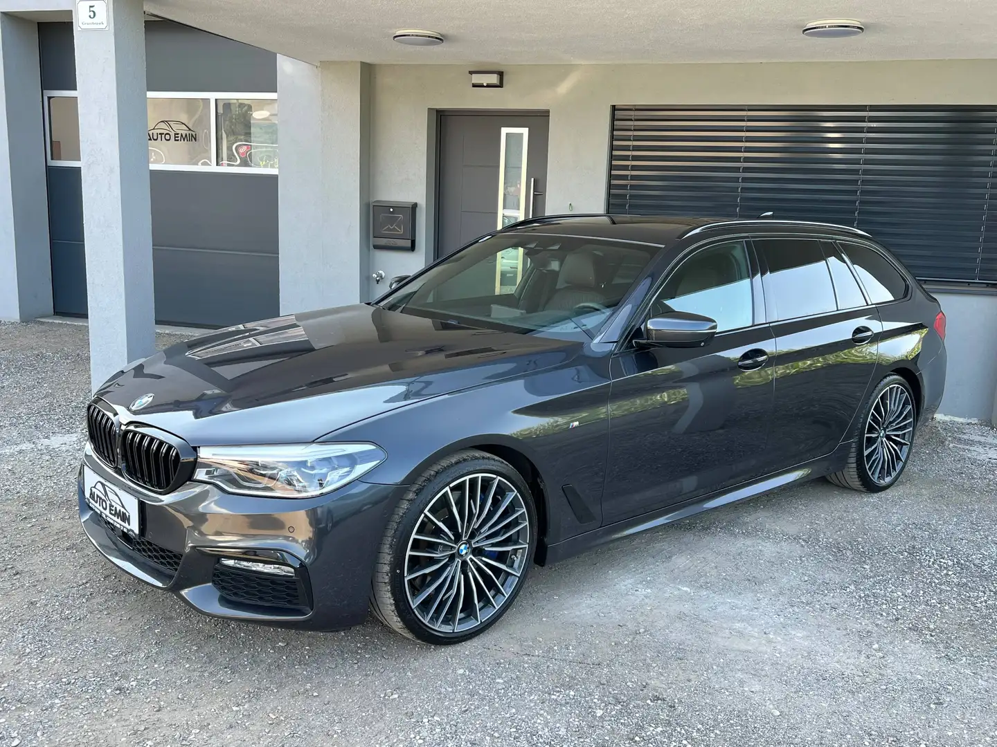 BMW 540 d *KeylessEntry&Go*AHK*Panorama*Harman/Kardon* Grau - 2