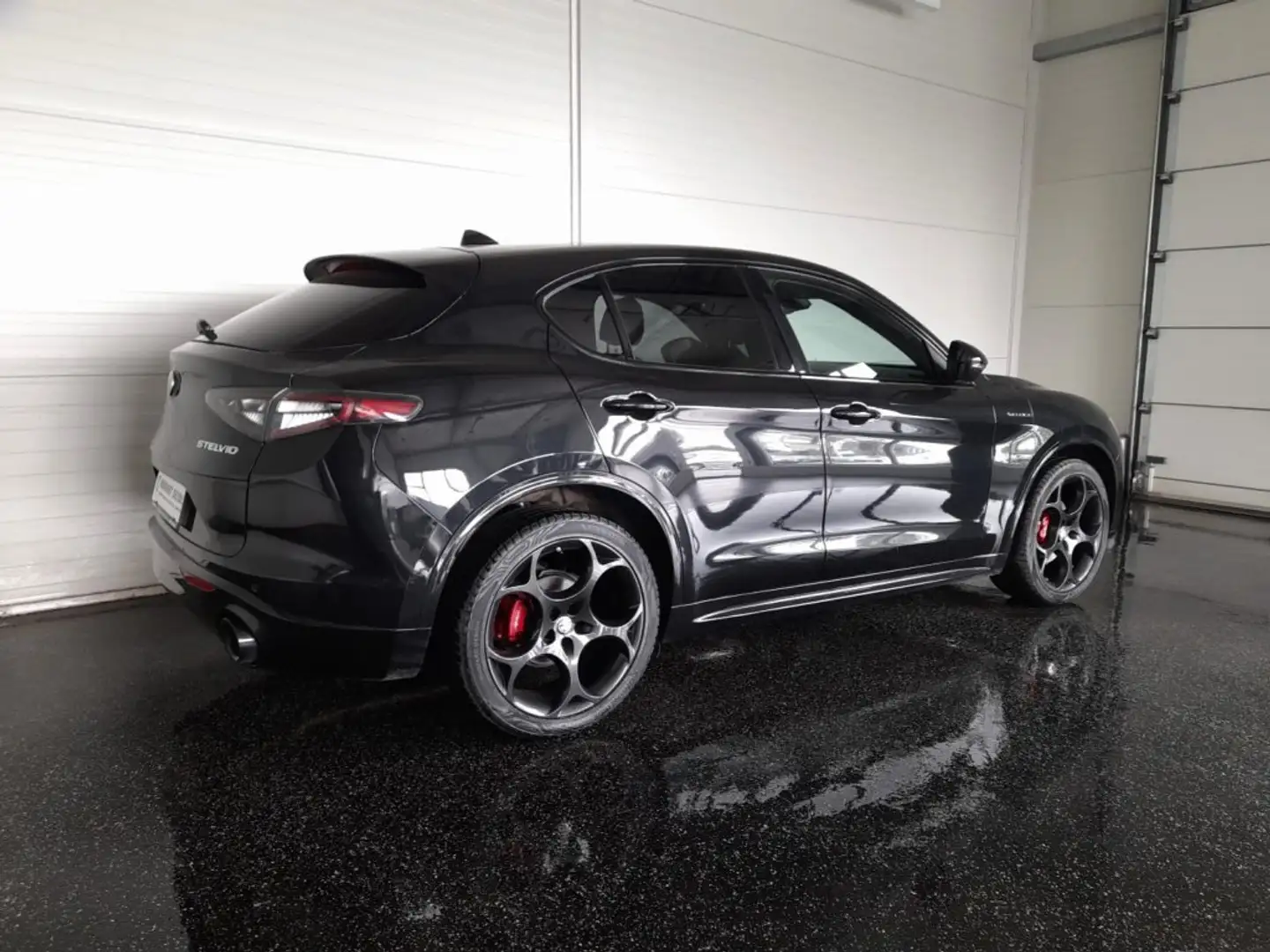 Alfa Romeo Stelvio VELOCE 2,2 16V 4x4 Aut *21 ZOLL / MATRIX LED / NAVI / AHV & KAMERA / ACC / VOLLLEDER / SOUNDSYSTEM* Schwarz - 2