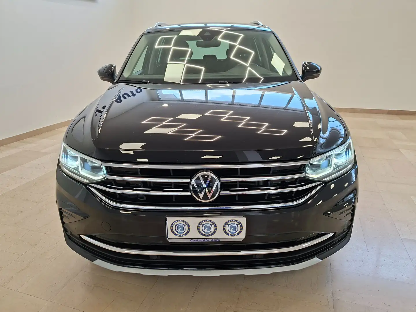 Volkswagen Tiguan 2.0 tdi Elegance 150cv dsg con SOLI KM 44.594 !!! Nero - 2