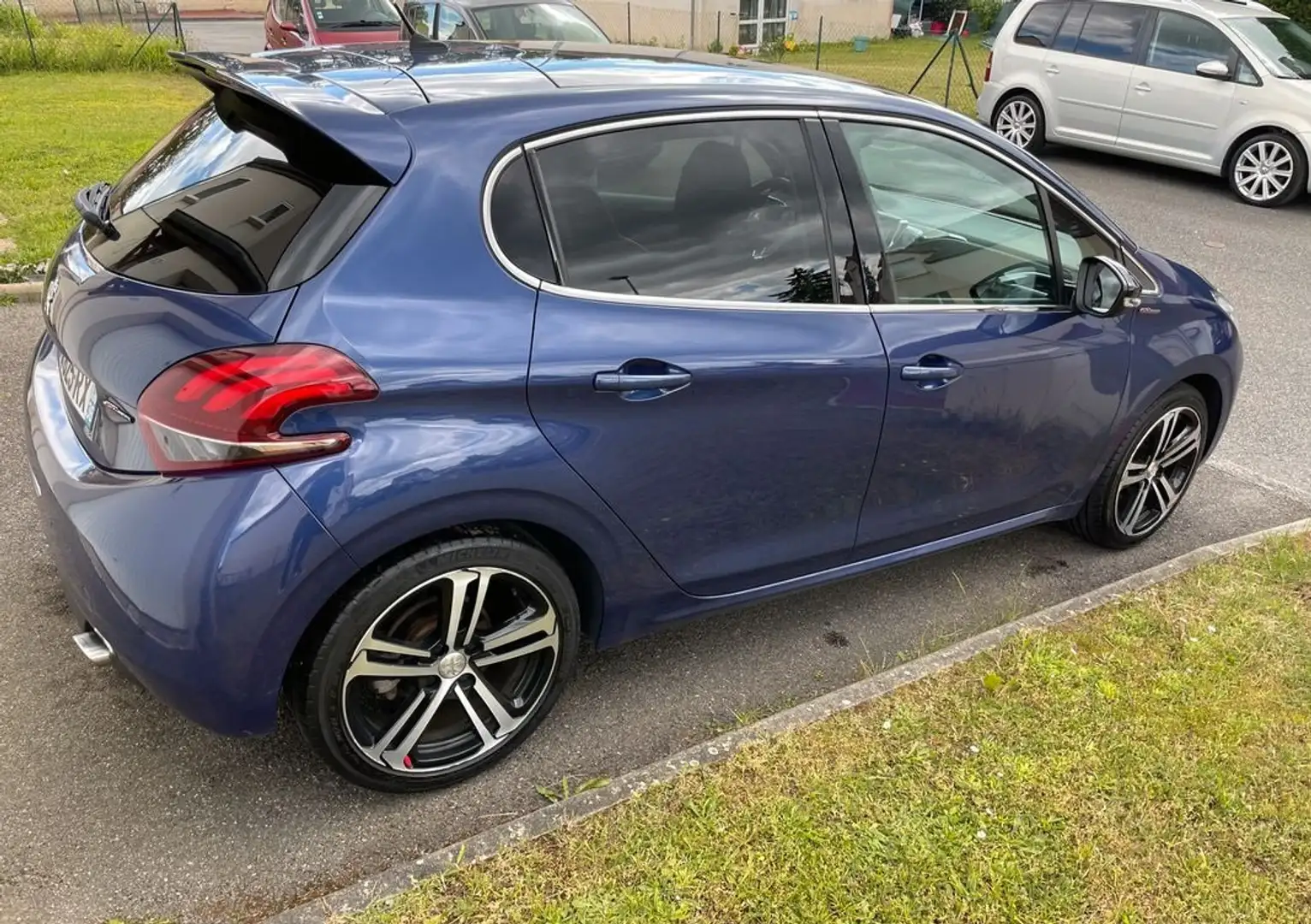 Peugeot 208 208+1.6+e-HDi+92ch+FAP+BVM5+Active - 1