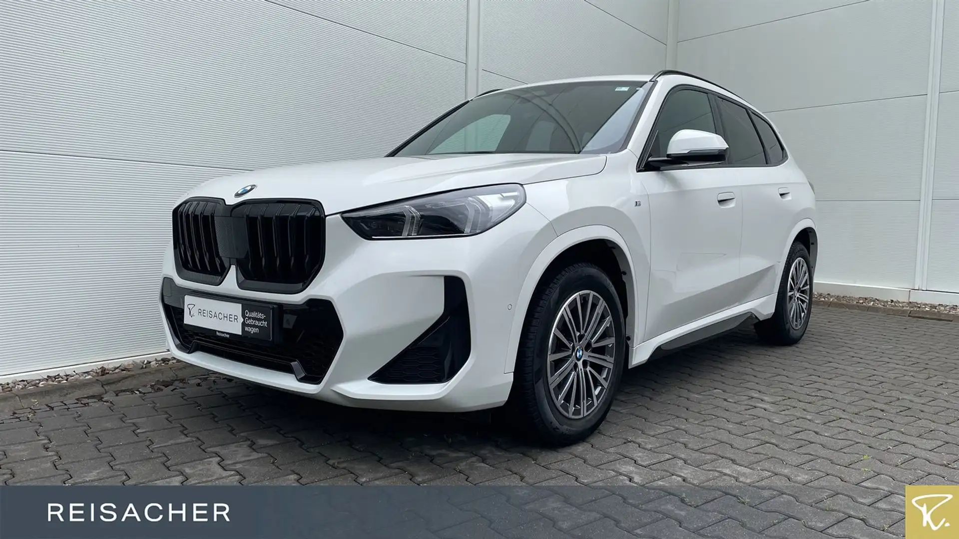 BMW X1 sDrive18i M Sport,AHK,el.Sitze+Mem.adLED,RFK Weiß - 1