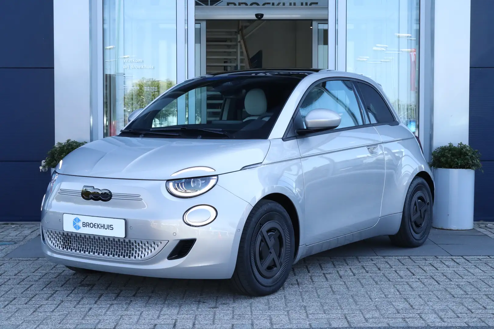 Fiat 500e Giorgio Armani Edition 42 kWh | Adaptieve Cruise | Grijs - 1