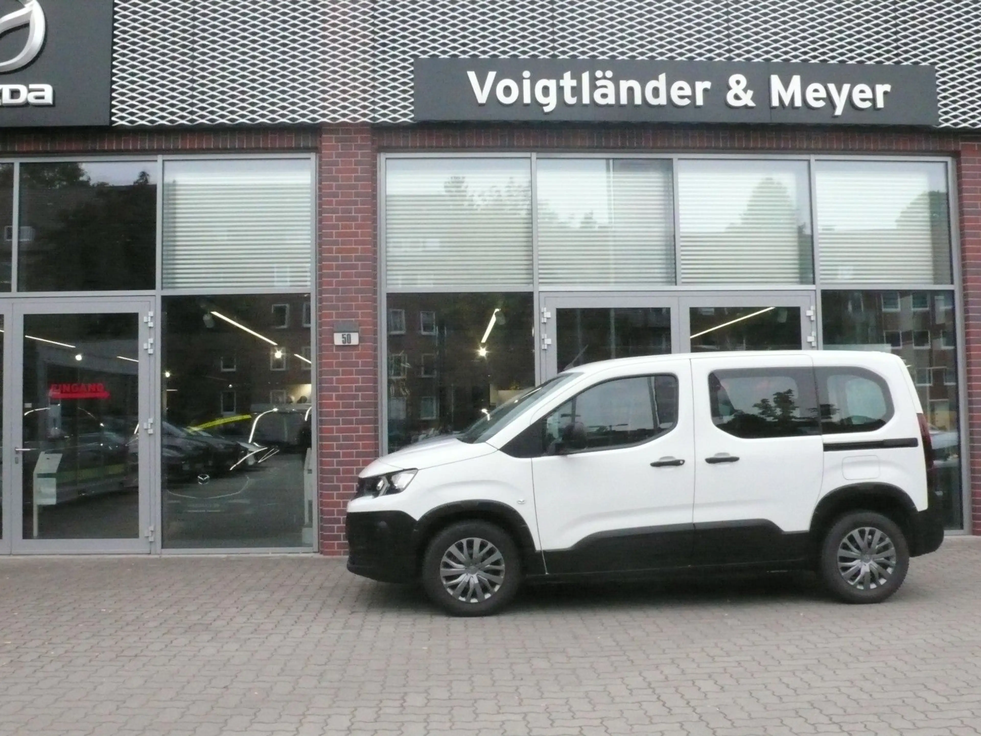 Peugeot Rifter Pure Tec 110 L1 Active Pack nur 17.105 KM