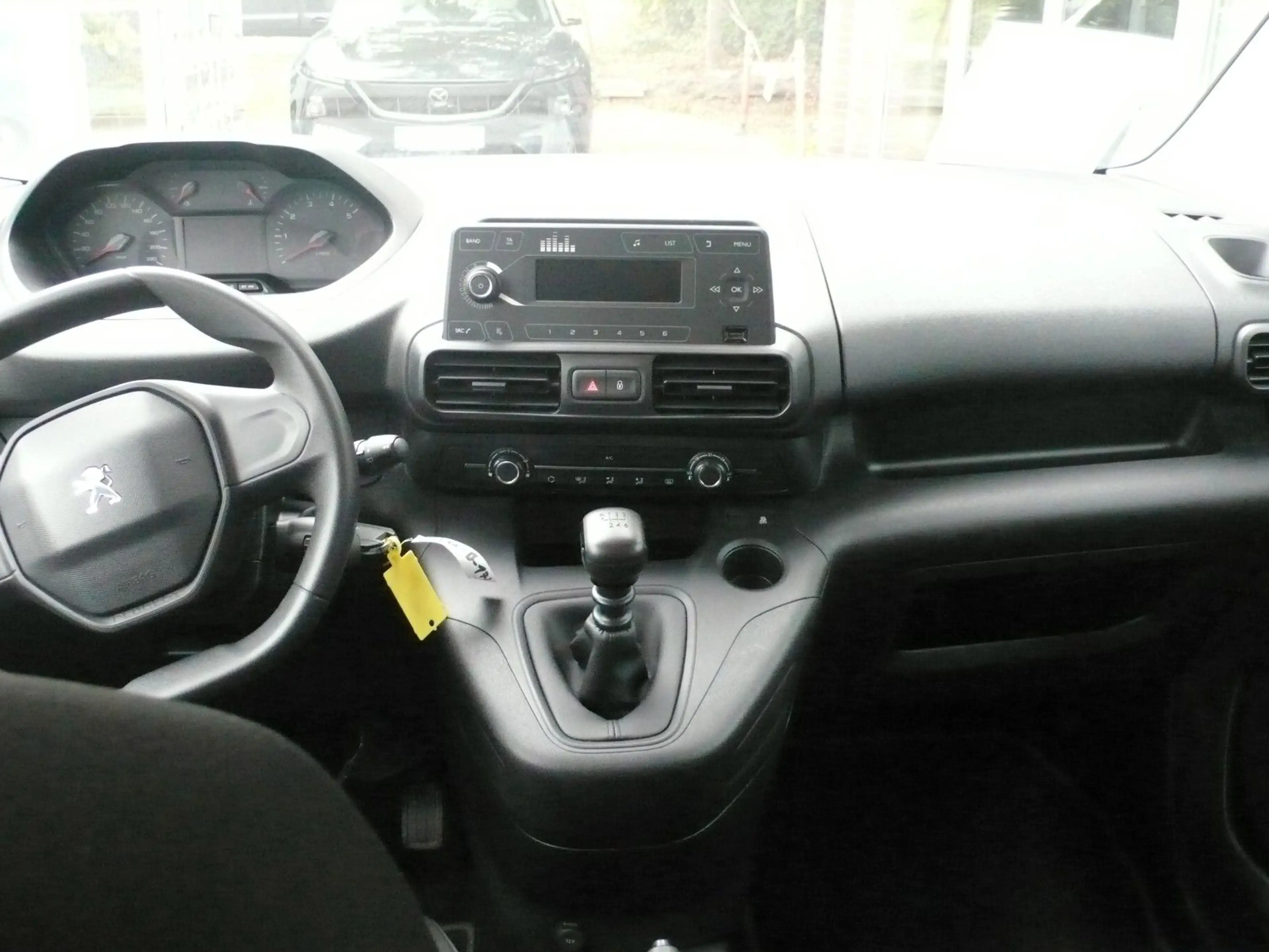Peugeot Rifter Pure Tec 110 L1 Active Pack nur 17.105 KM — photo 8
