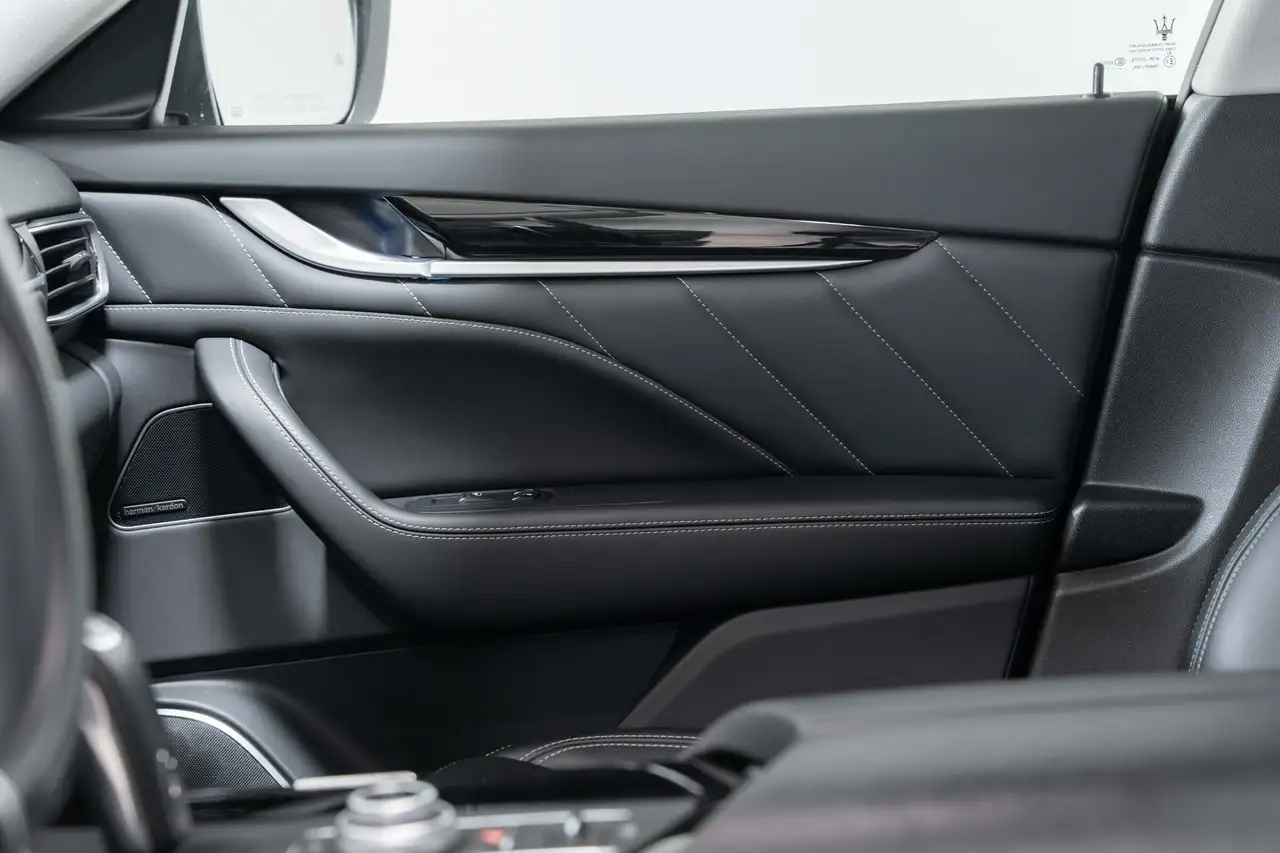 Maserati Levante снимка Maserati Levante