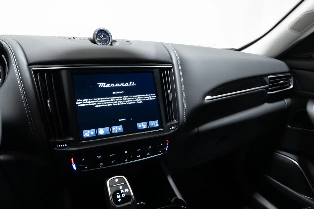 Maserati Levante снимка Maserati Levante